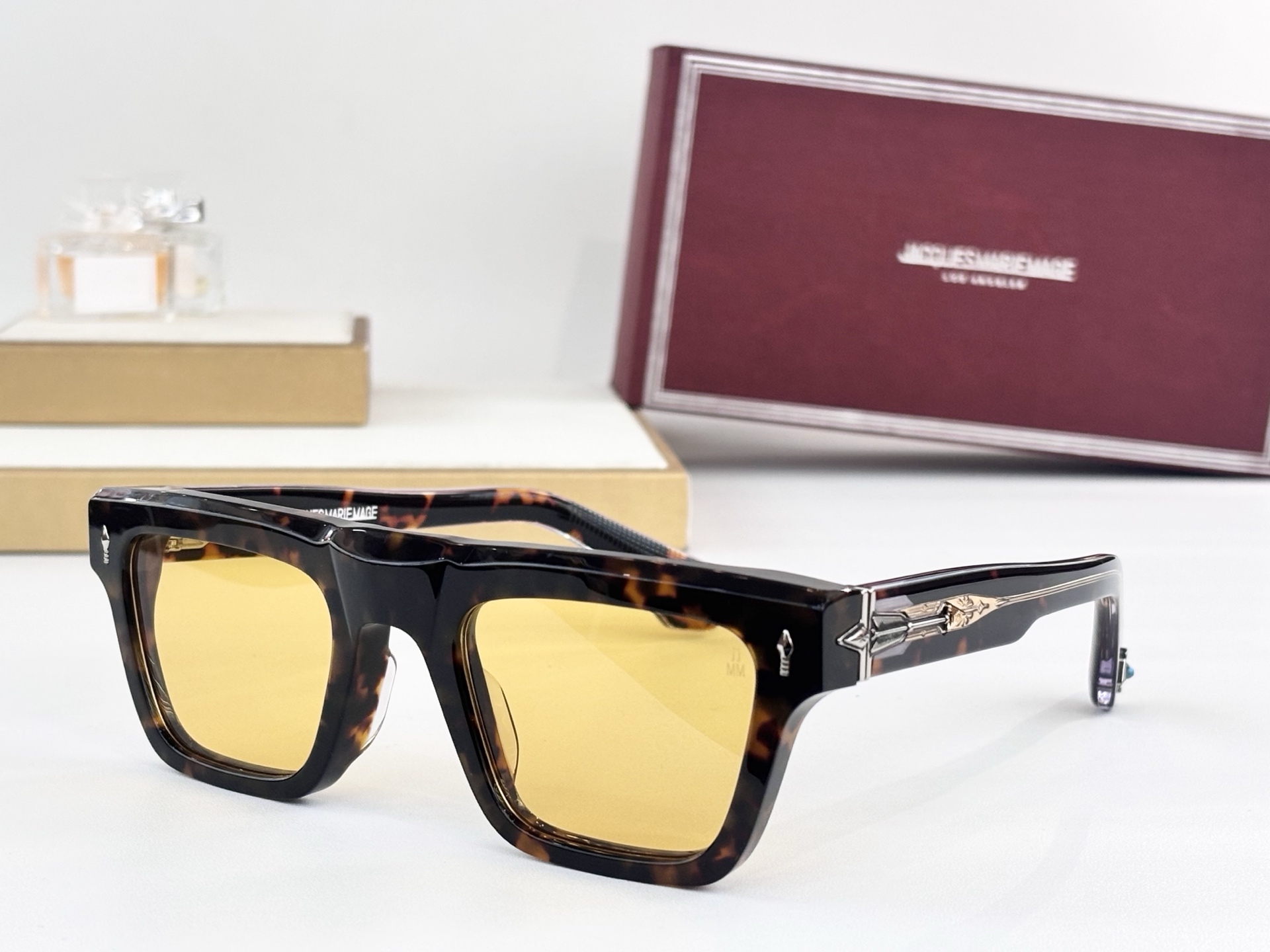 JACQUES MARIE MAG*MODEL:LARAMIESIZE: 52口