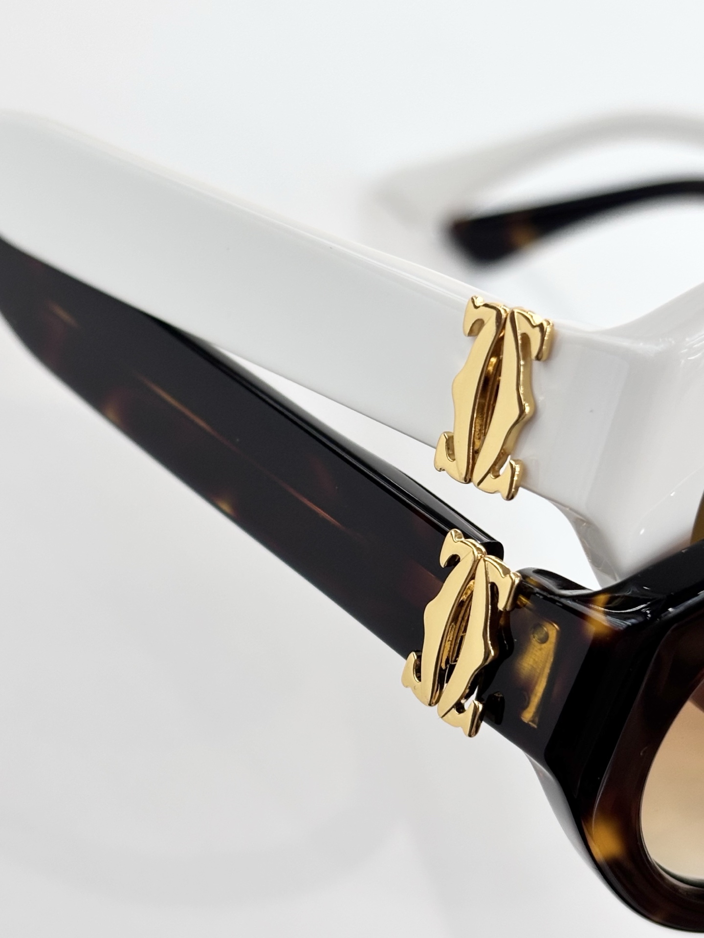 Cartie*MODEL：CT0588SSize：145