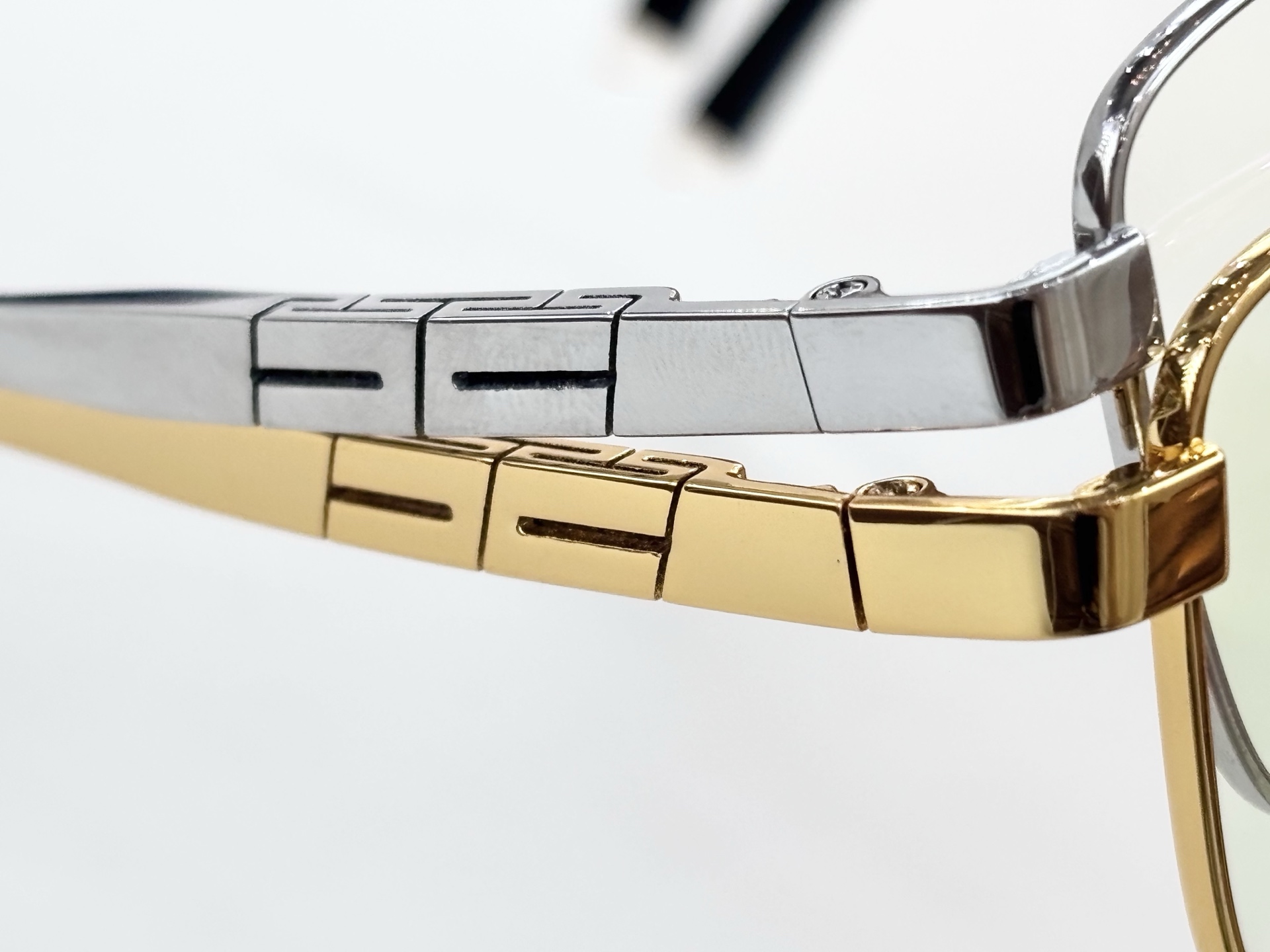 DUNHIL*登*喜路TITANIUMMODEL：61909SIZE：55口17-143