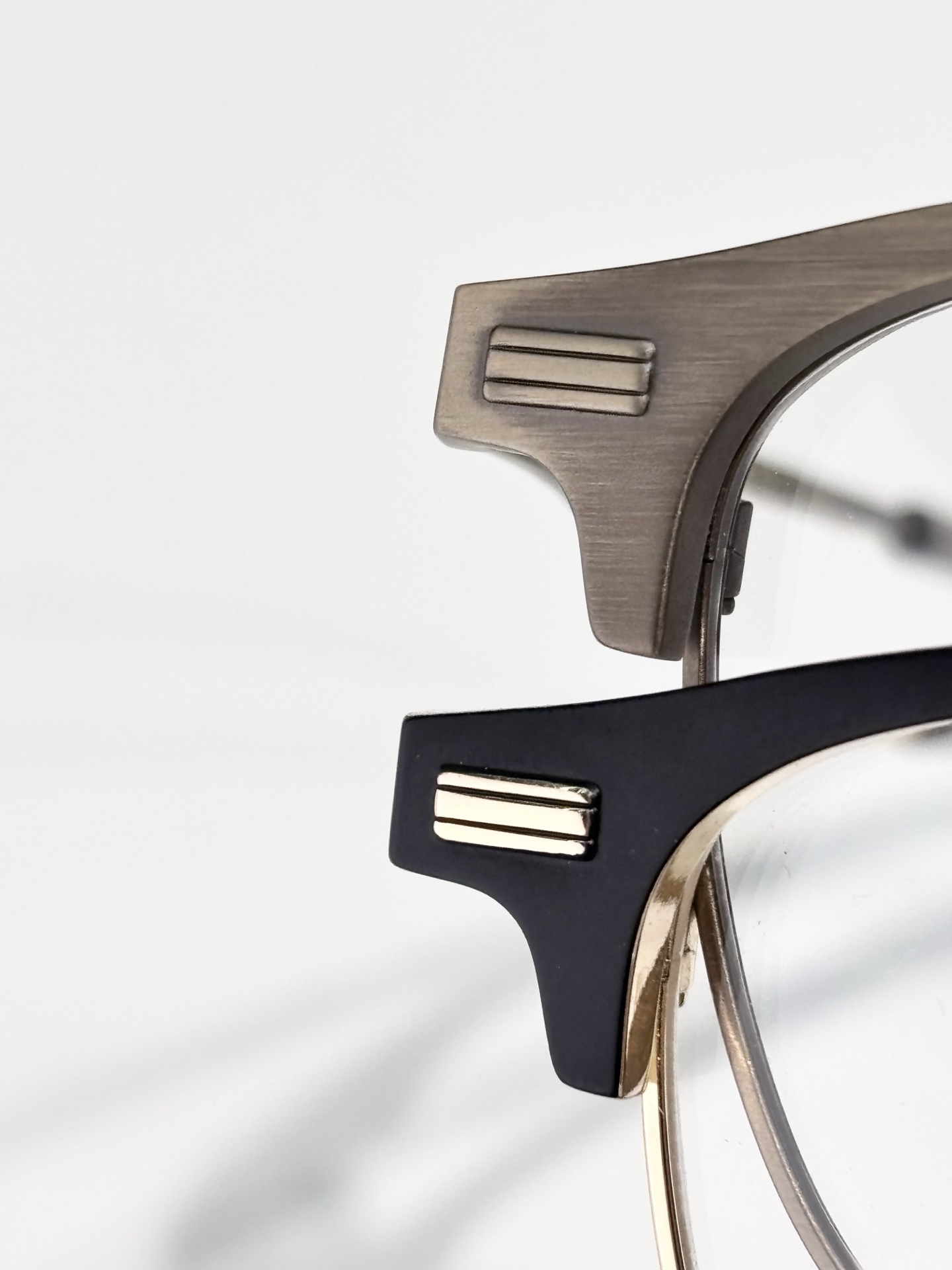 Salvatore ferragam* TITANIUMMOD：SF0911SIZE：50口19-139