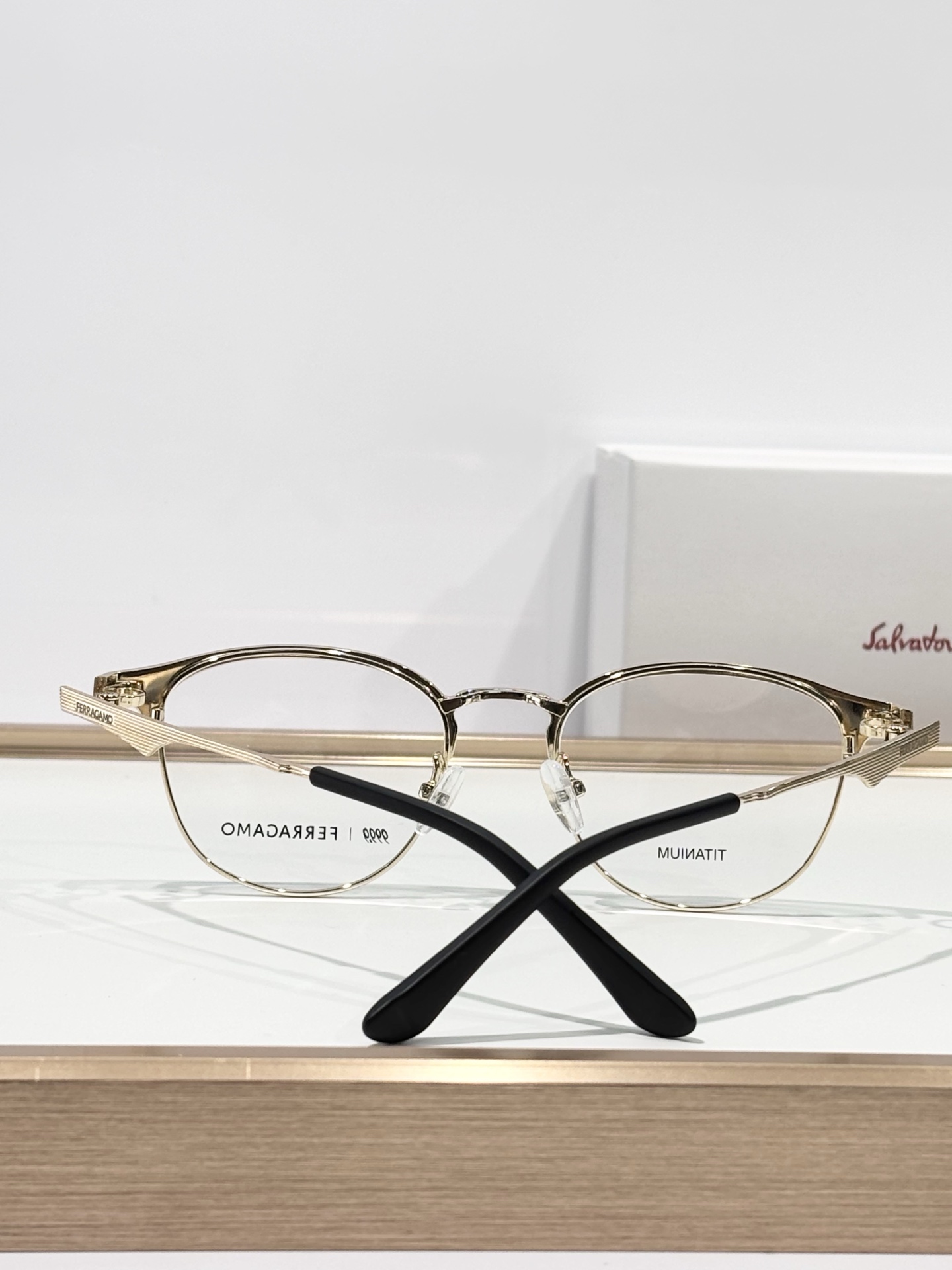 Salvatore ferragam* TITANIUMMOD：SF0911SIZE：50口19-139