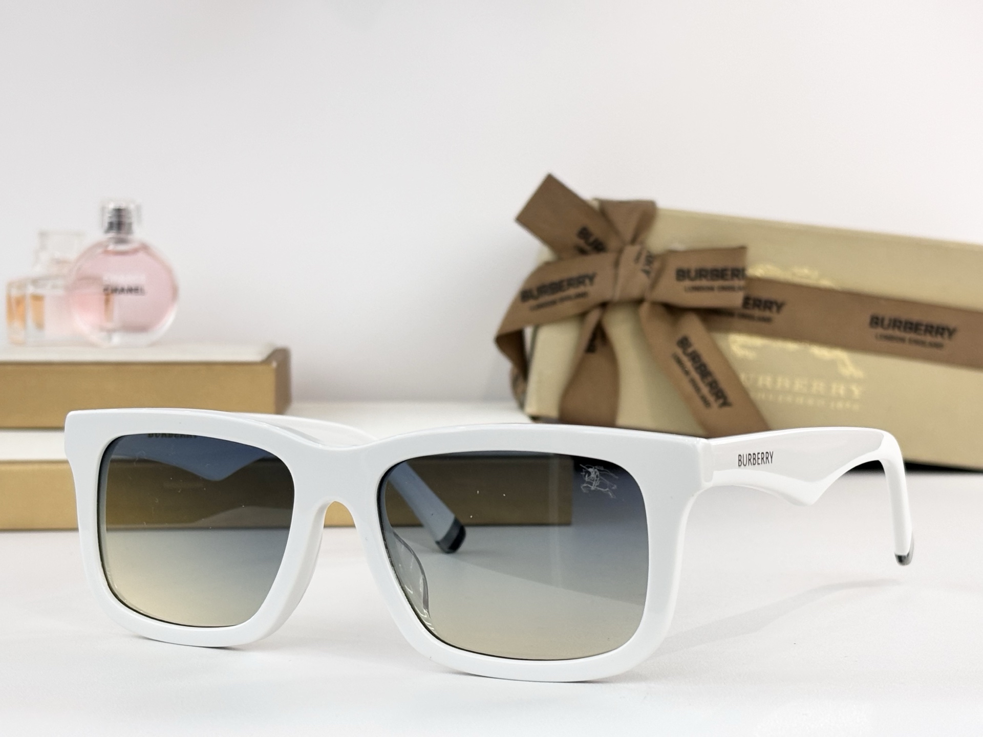 BURBERR*MODEL：B 5887SIZE：56口18-145