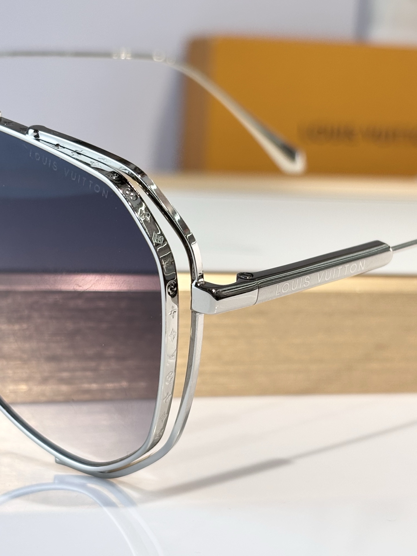 LOUIS VUITTONMOD：Z1315Size：61口14-145