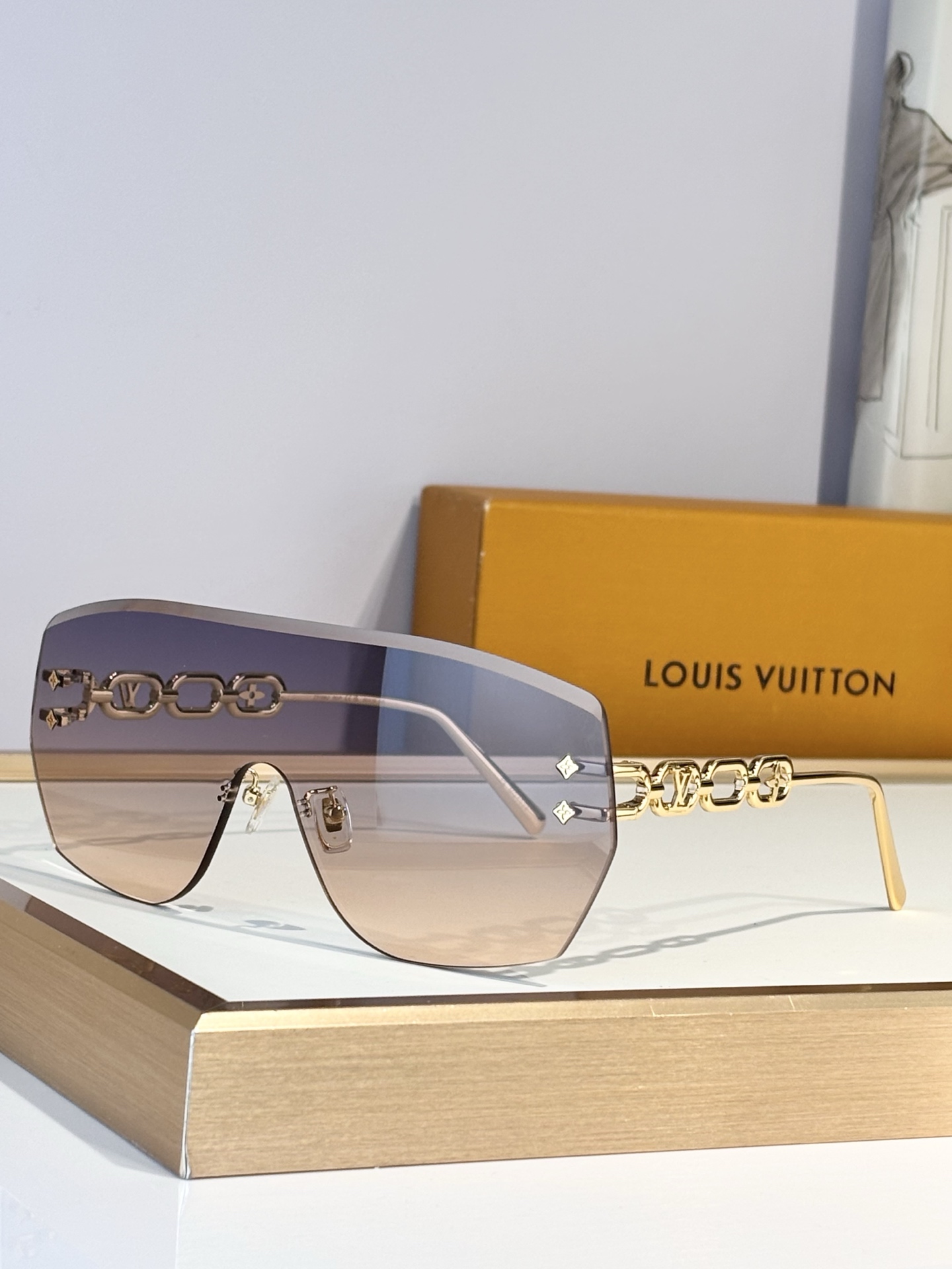 LOUIS VUITTONOversized MOD：Z3108USize：63口16-145