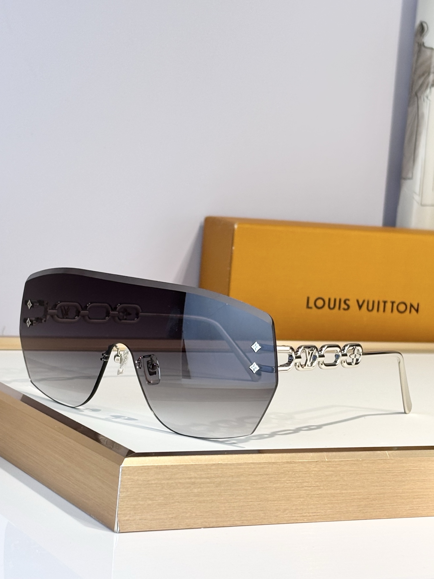 LOUIS VUITTONOversized MOD：Z3108USize：63口16-145