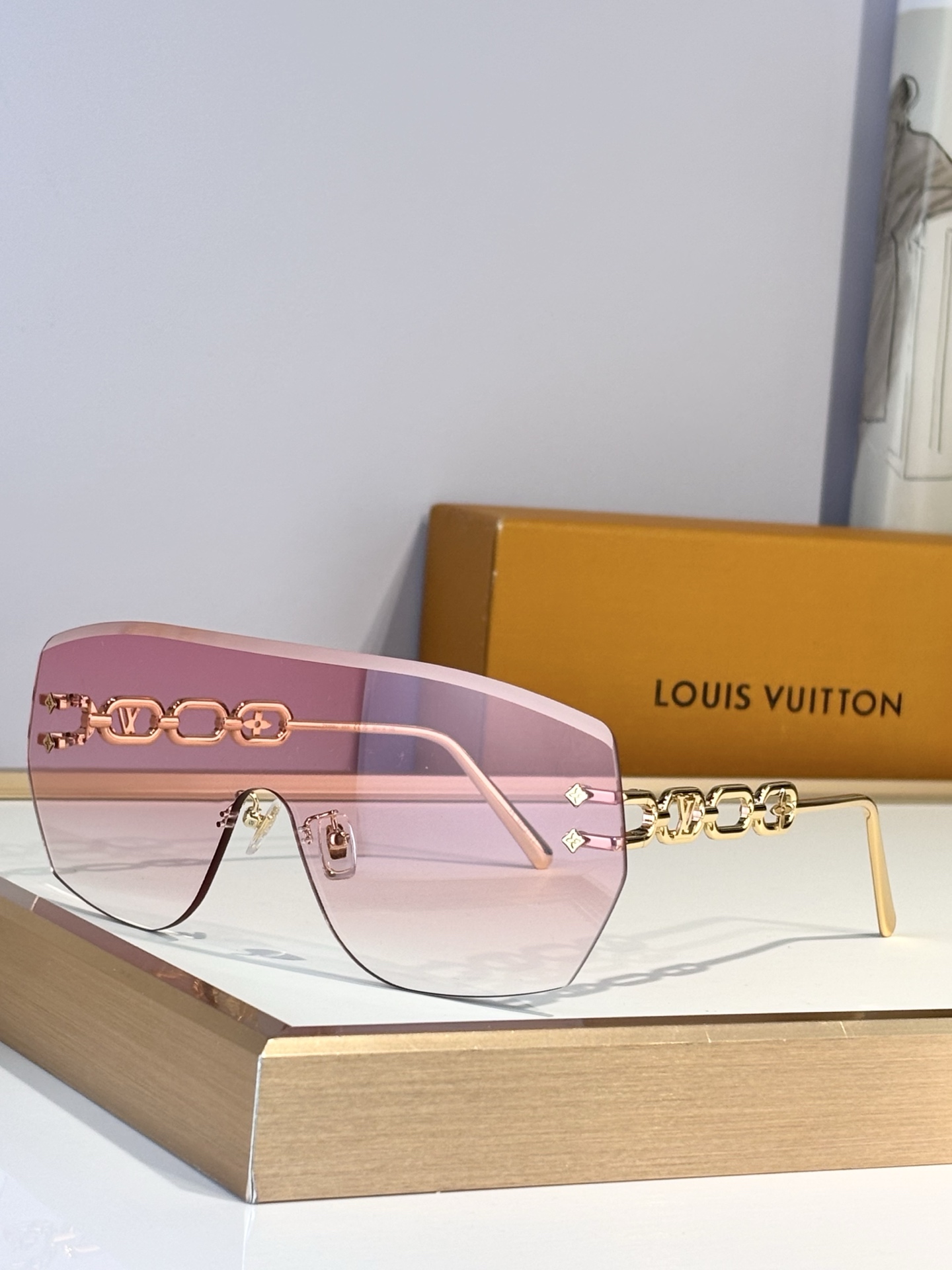 LOUIS VUITTONOversized MOD：Z3108USize：63口16-145