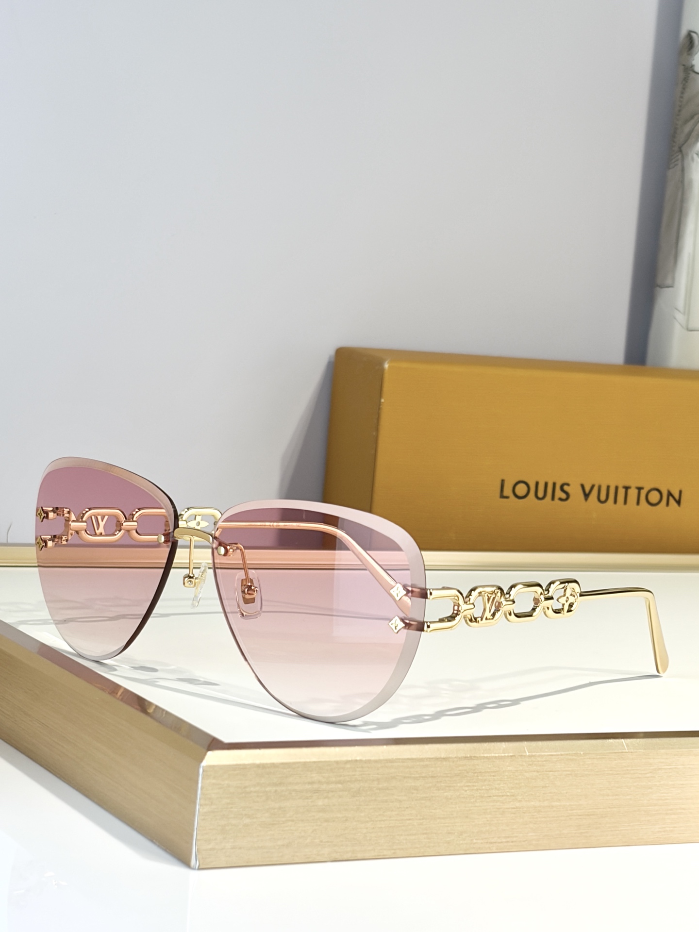 LOUIS VUITTONMOD：Z1854USize：64口11-140