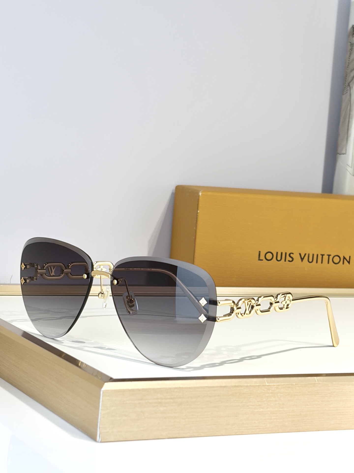 LOUIS VUITTONMOD：Z1854USize：64口11-140