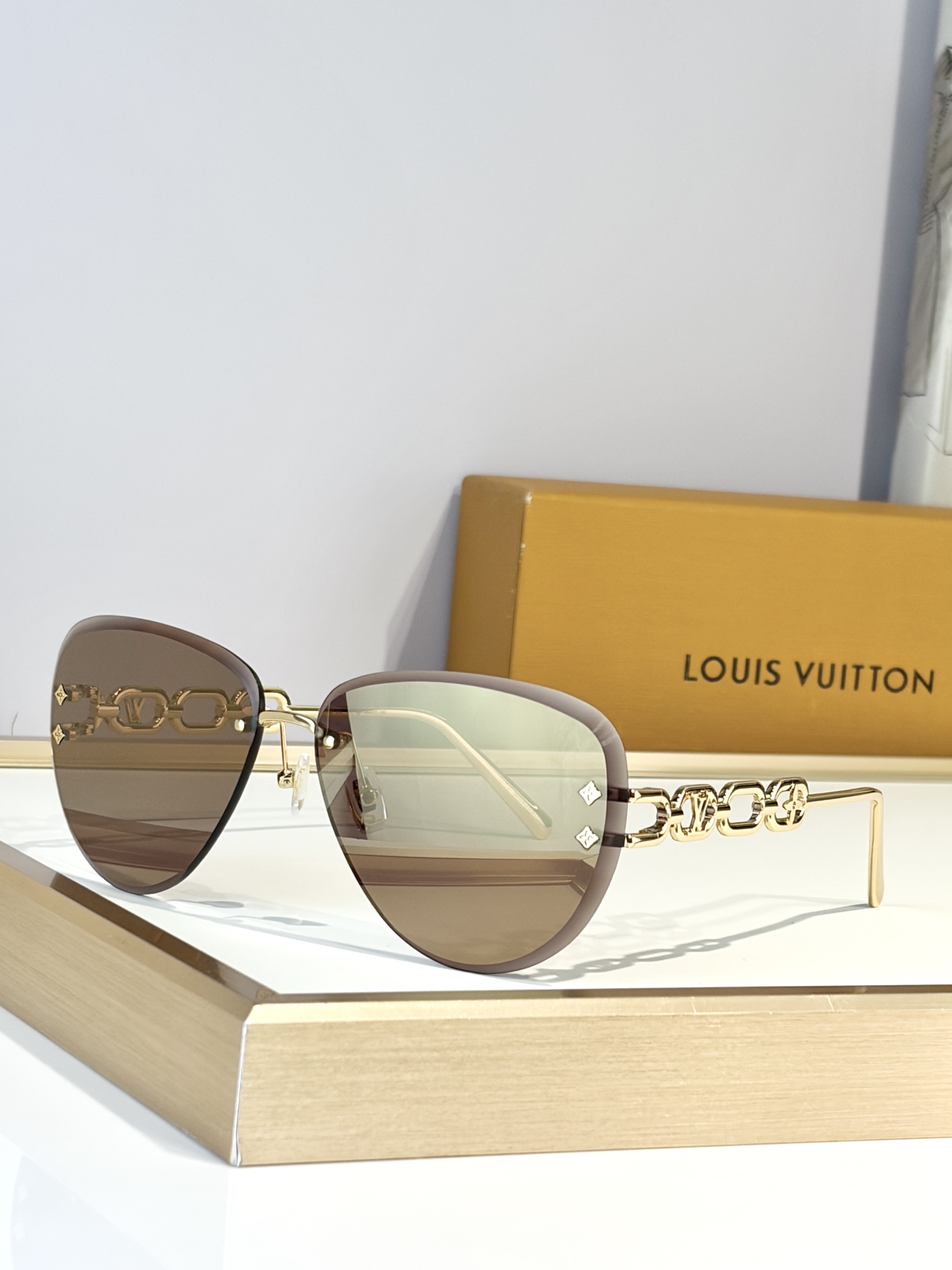 LOUIS VUITTONMOD：Z1854USize：64口11-140