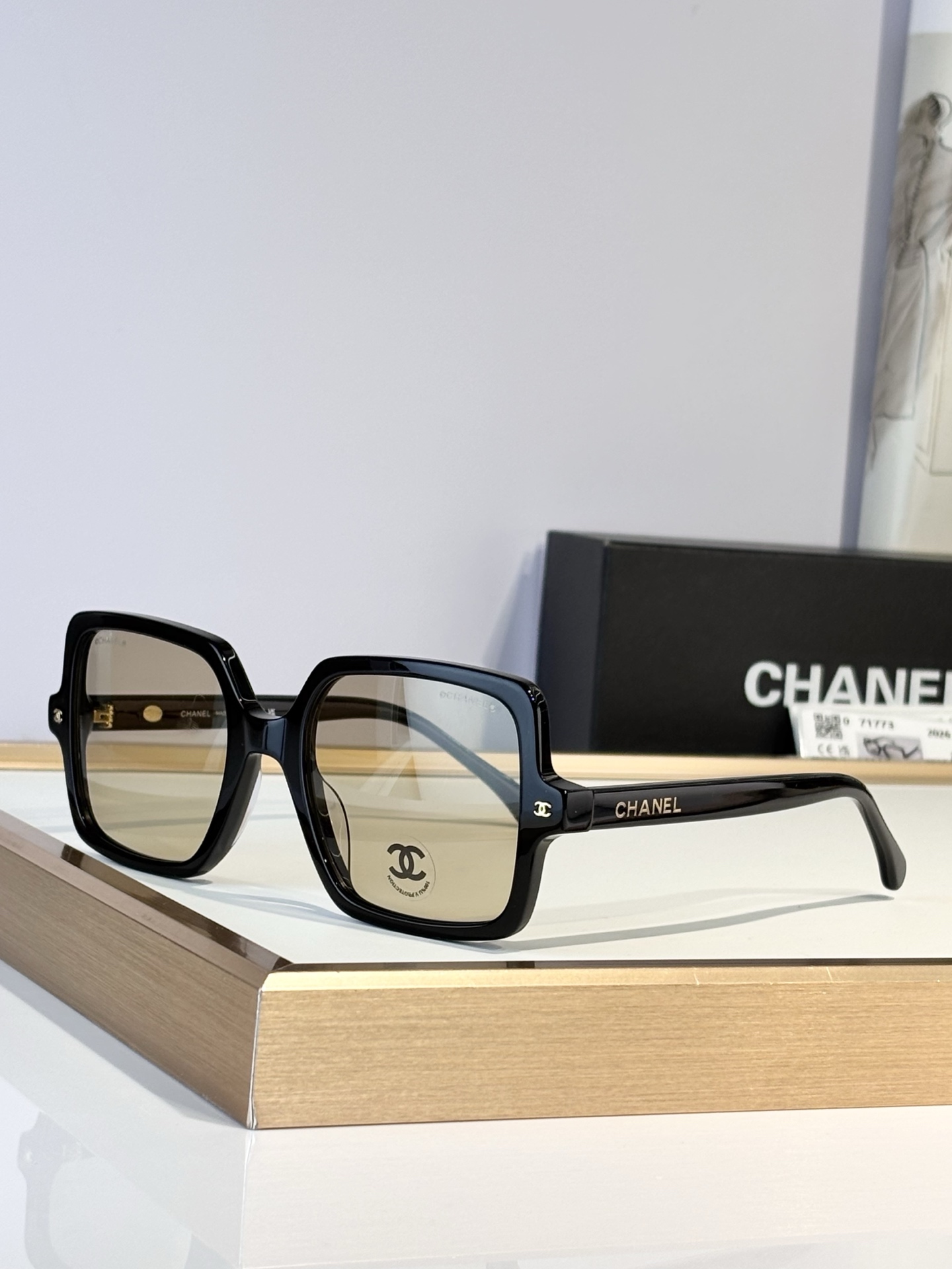 CHANELMODEL：71773SIZE：56口17-140。