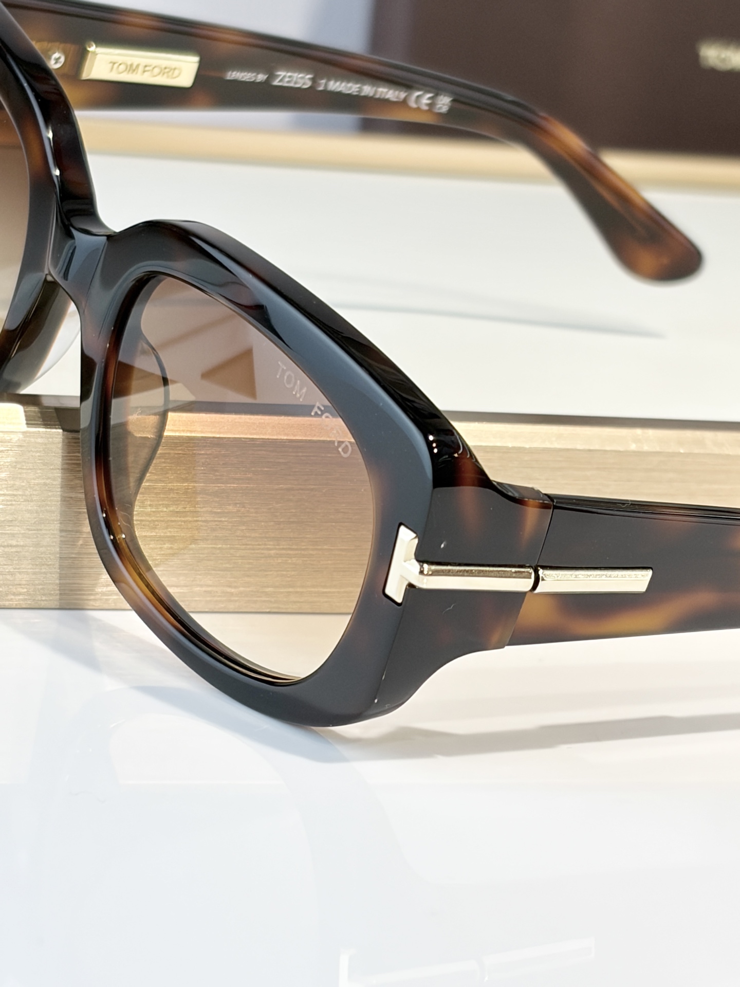 TOM FORDMOD：FT1253Size：54口22-140