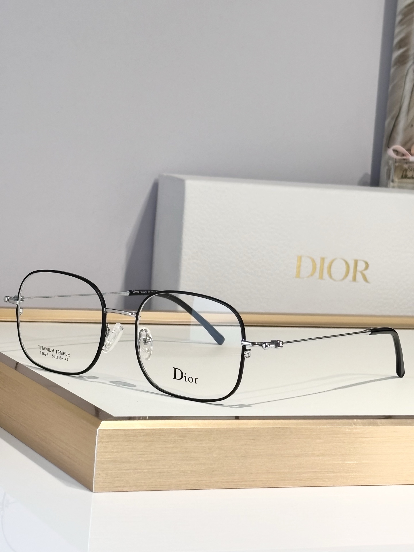 Dior MOD：1626Size：52口18-147