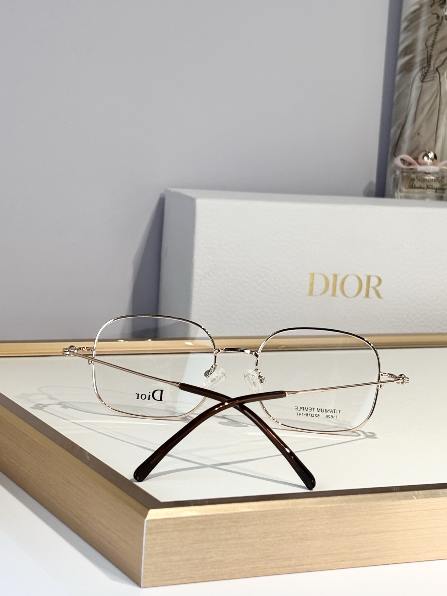 Dior MOD：1626Size：52口18-147