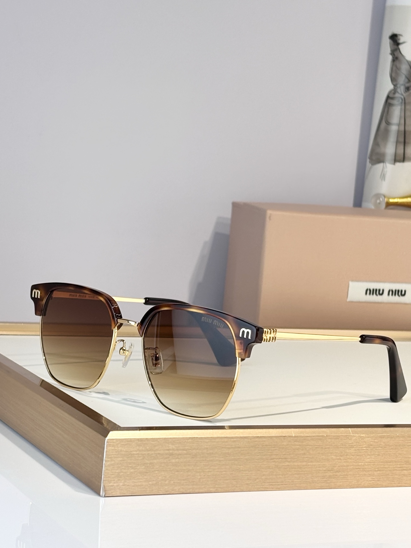 MIUMIUMOD:VMU71ZSSize:52口19-145