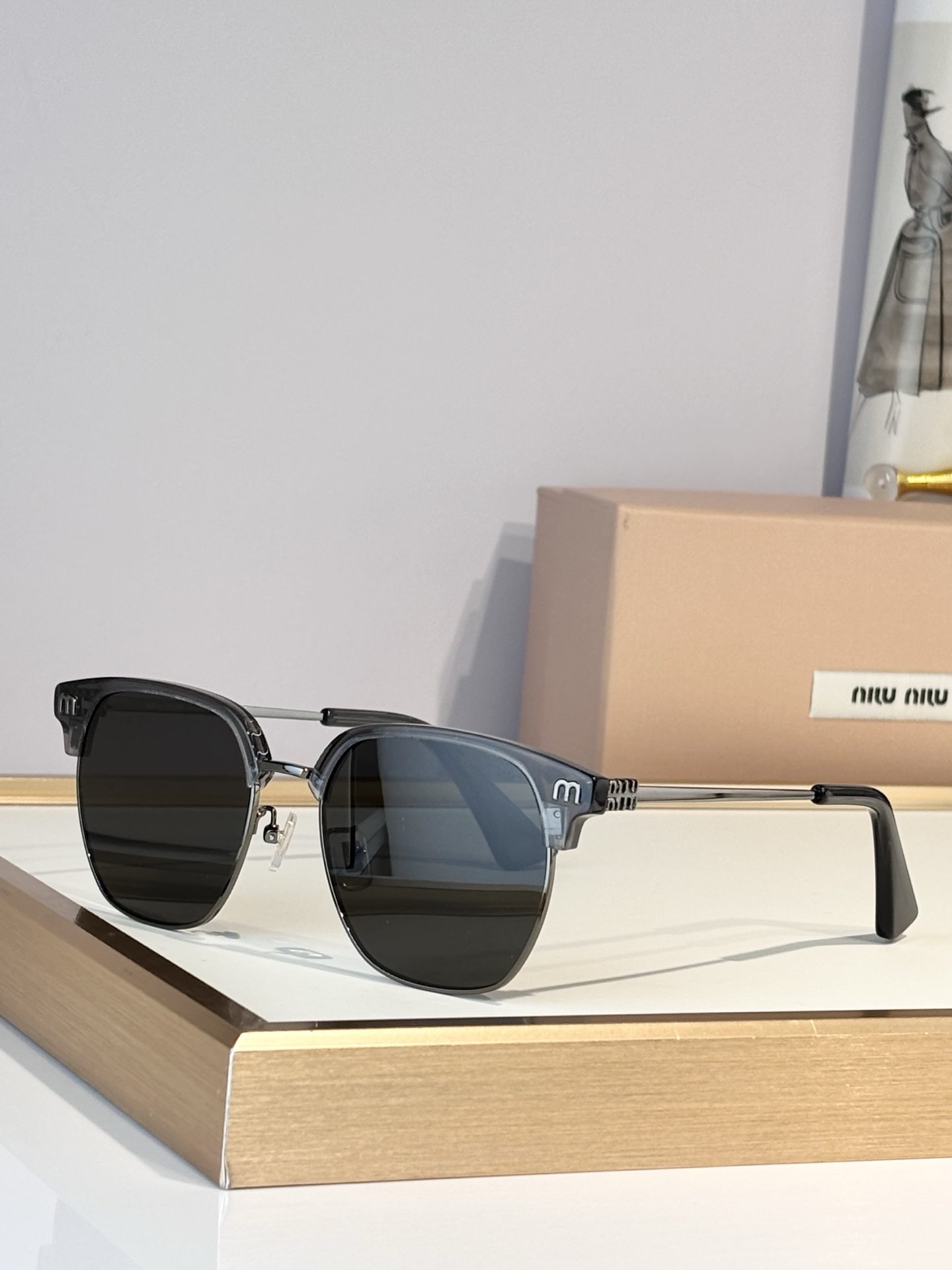 MIUMIUMOD:VMU71ZSSize:52口19-145