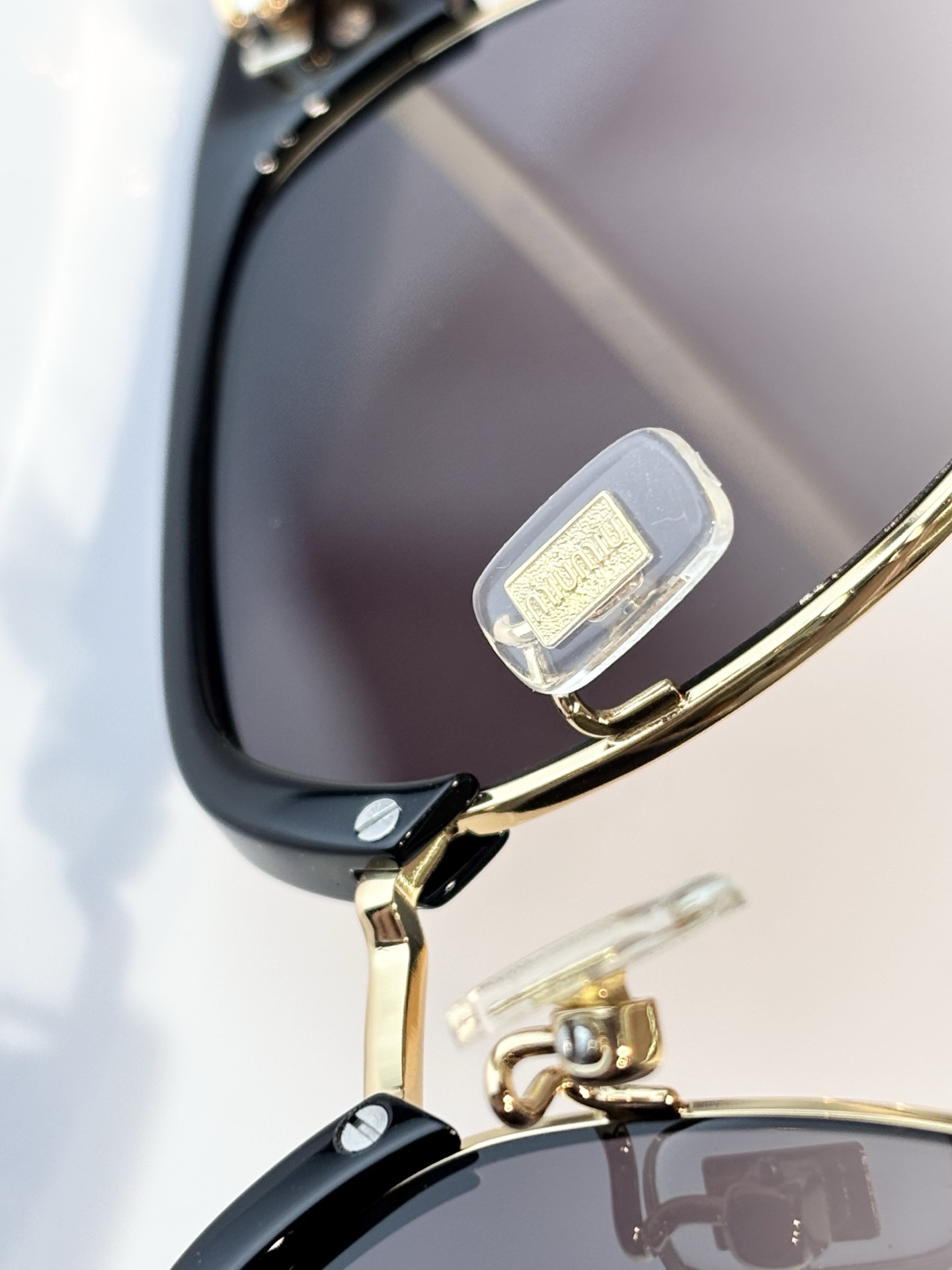MIUMIUMOD:VMU71ZSSize:52口19-145