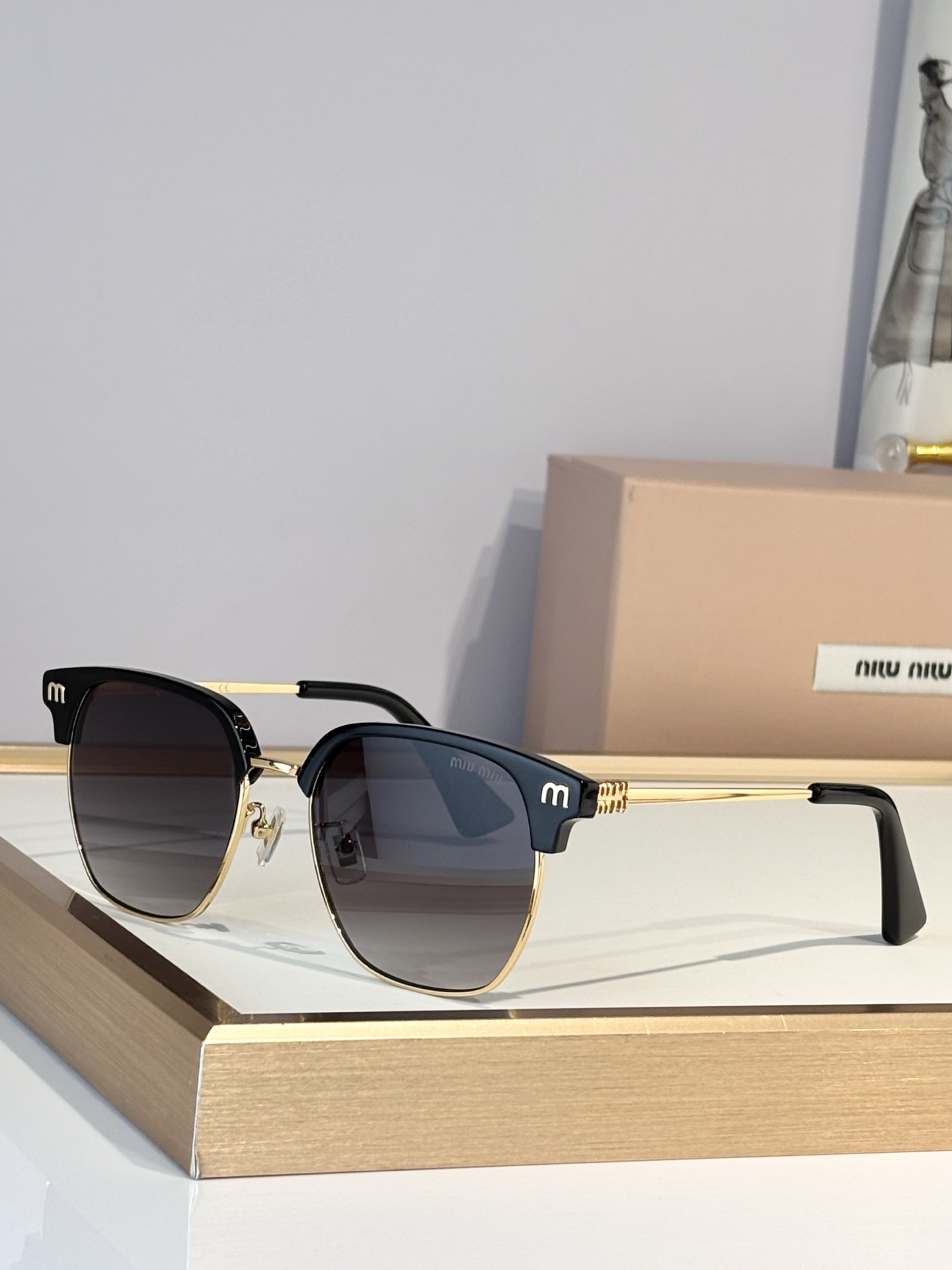 MIUMIUMOD:VMU71ZSSize:52口19-145