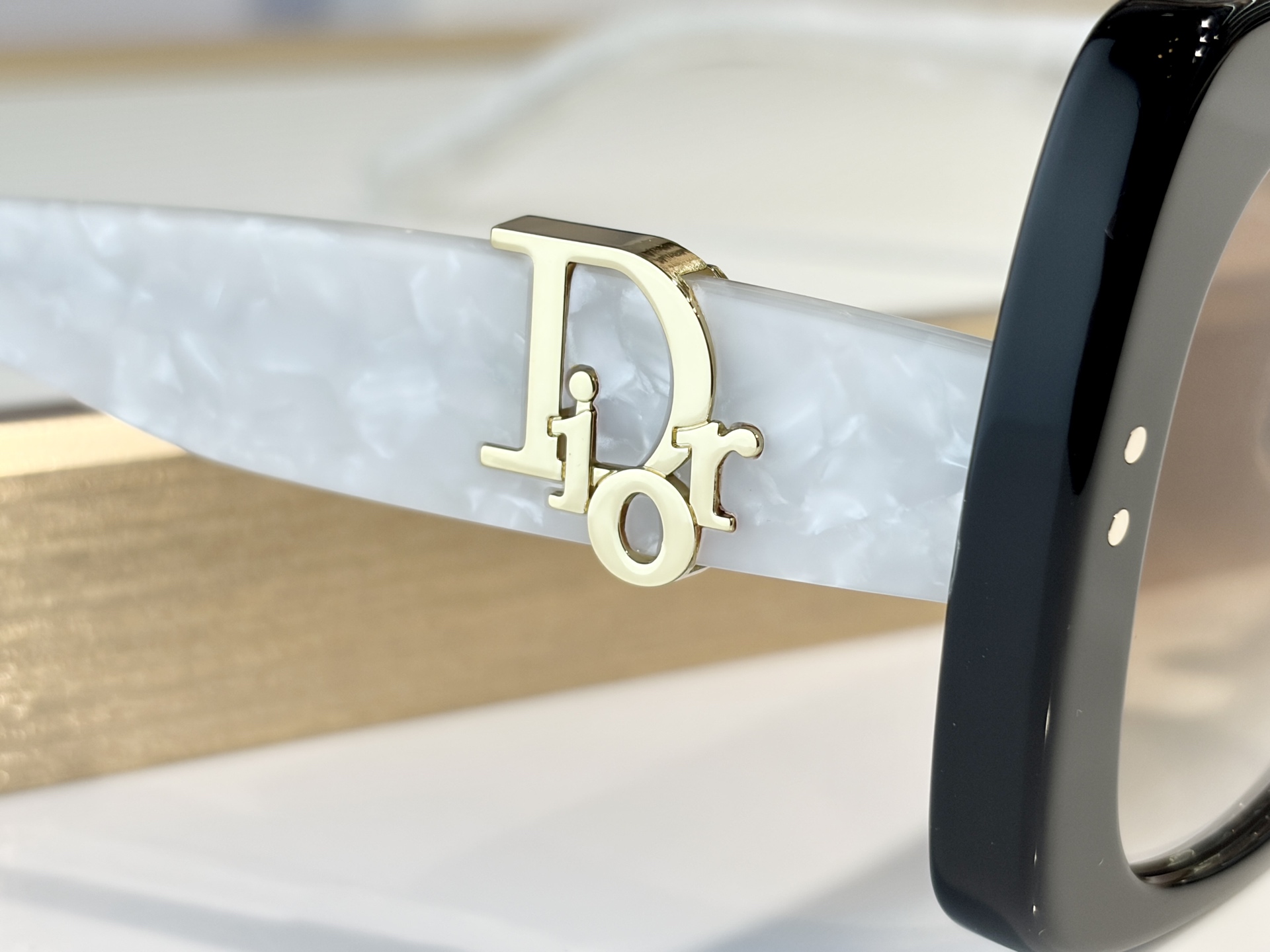 DIORMOD：Dior Oblique S1FSize：56口19-145
