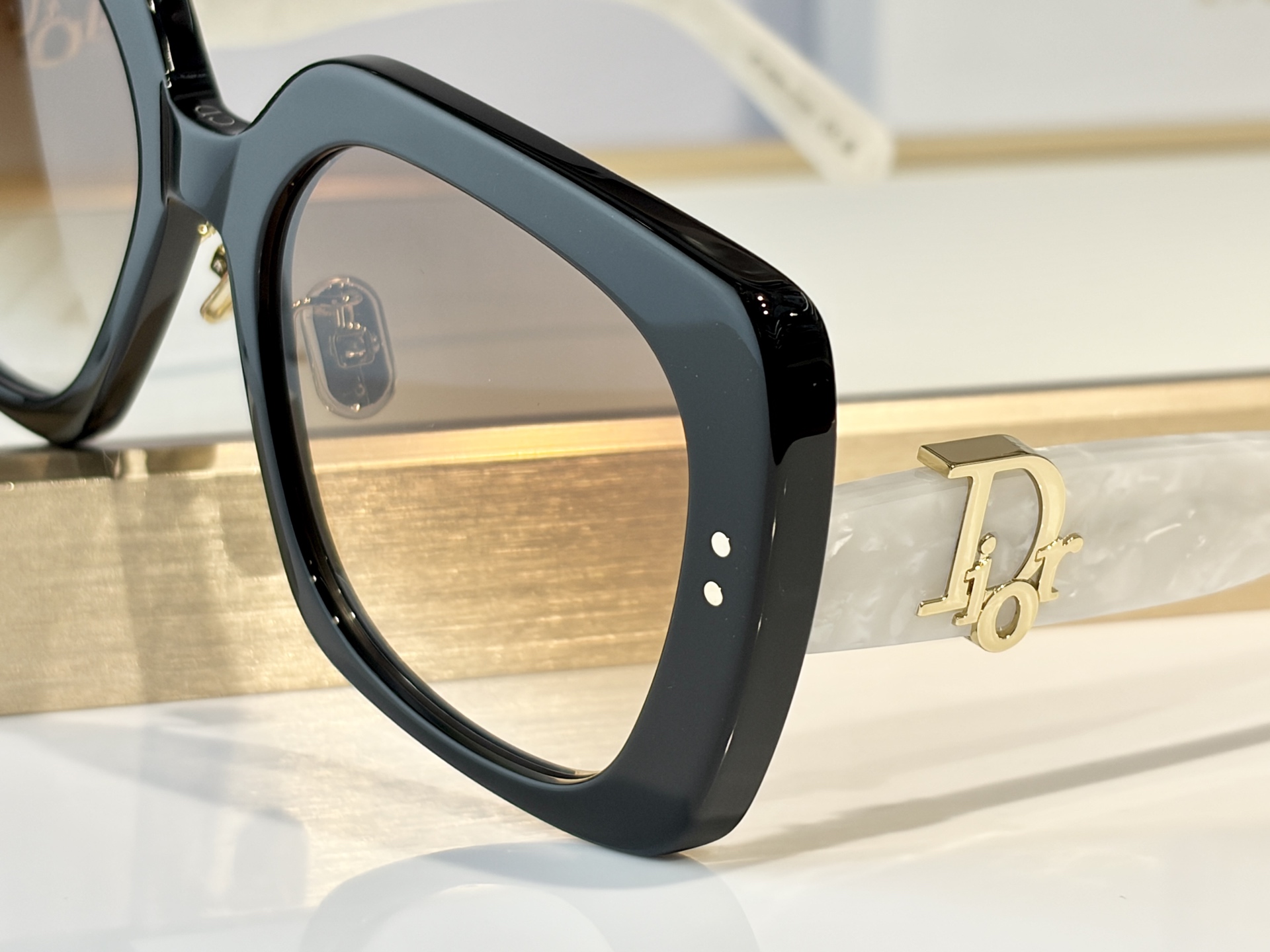 DIORMOD：Dior Oblique S1FSize：56口19-145