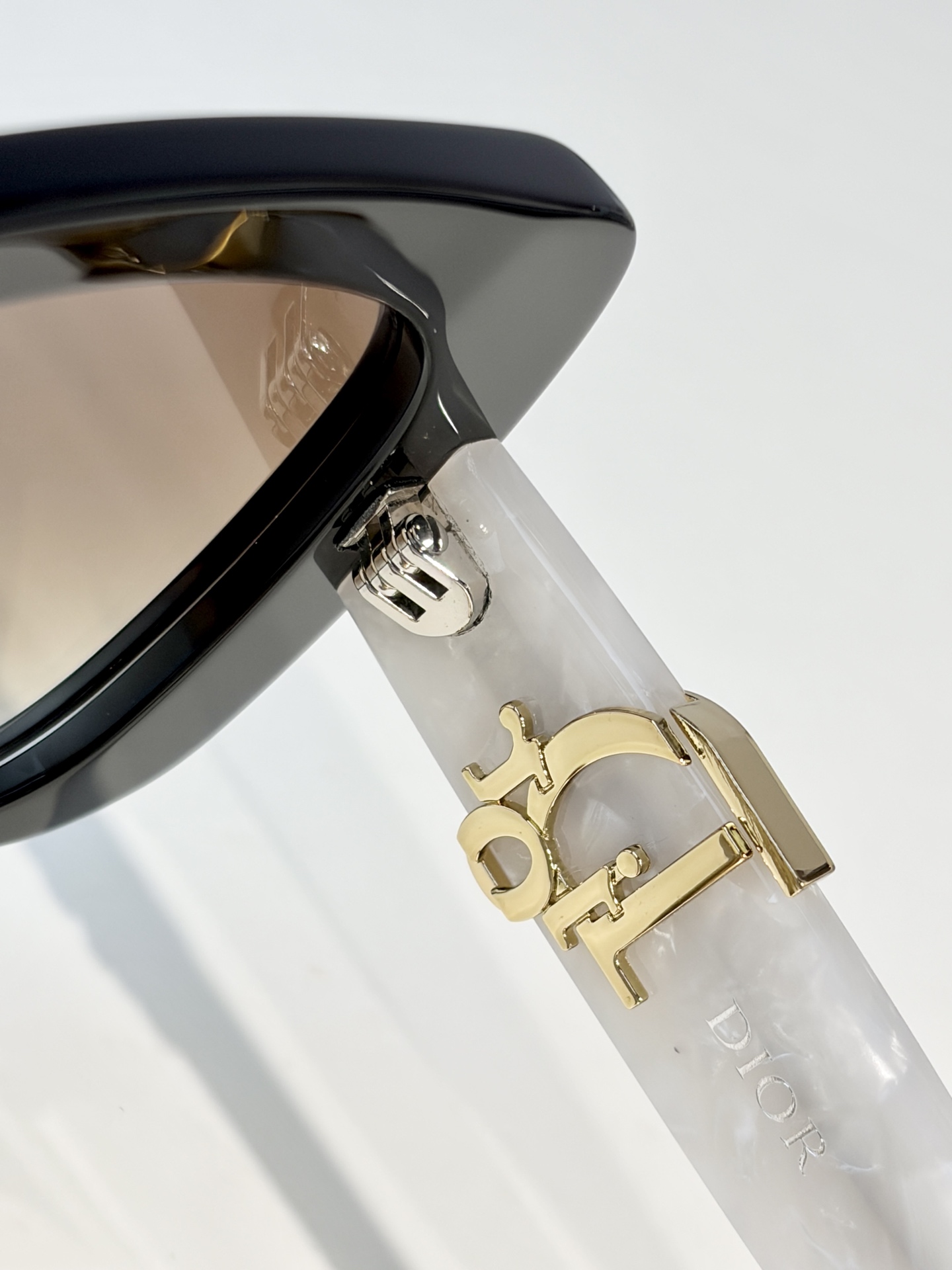 DIORMOD：Dior Oblique S1FSize：56口19-145