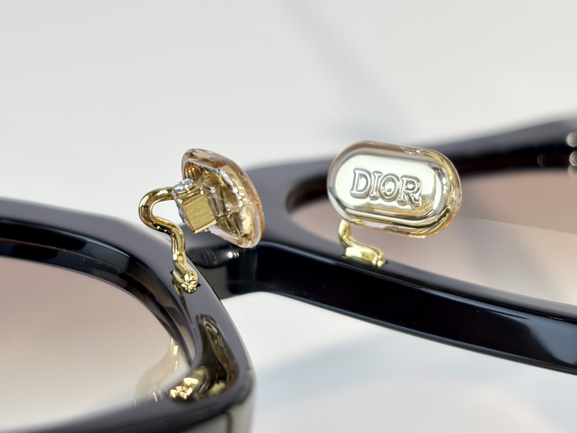 DIORMOD：Dior Oblique S1FSize：56口19-145