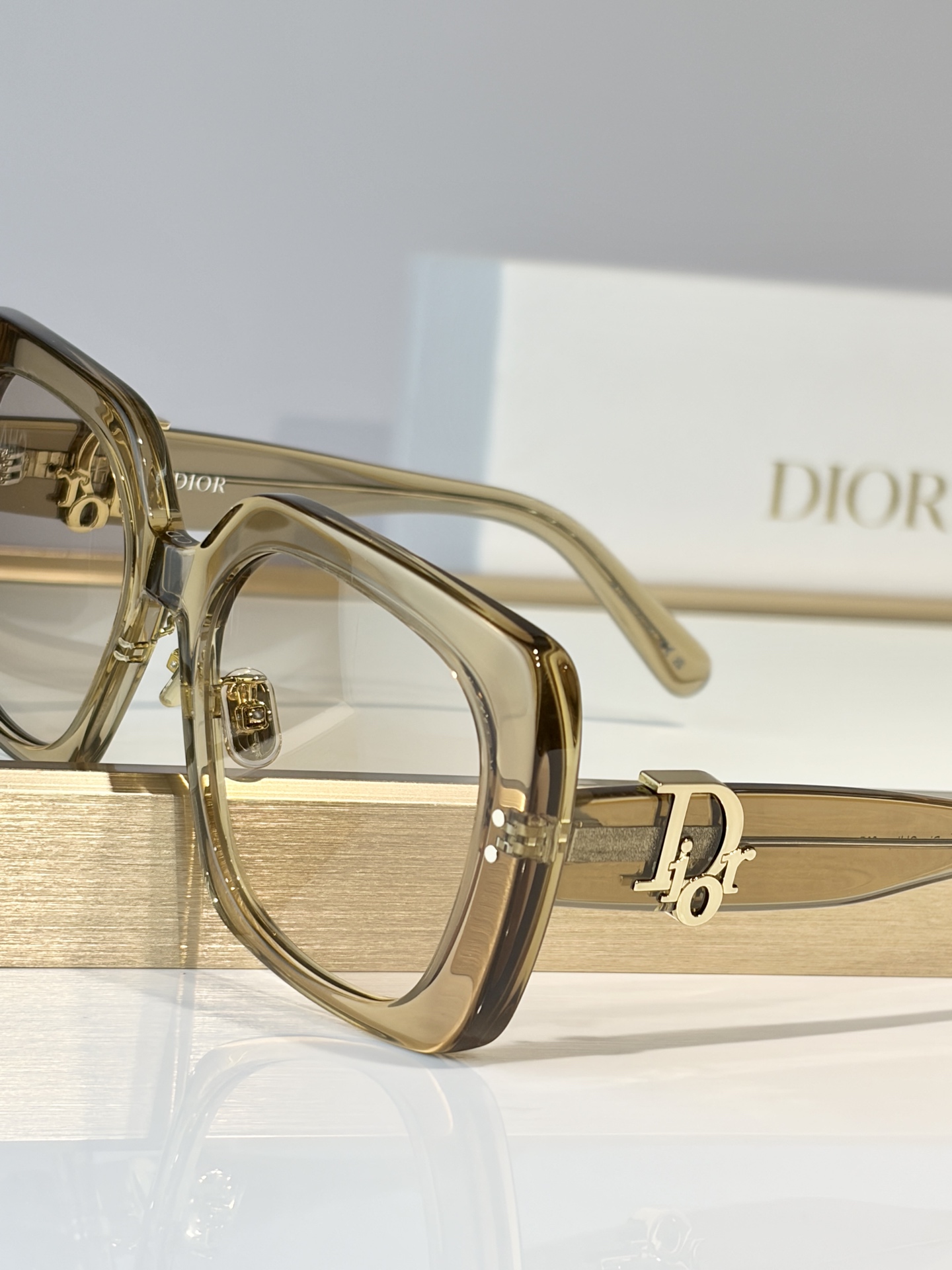 DIORMOD：Dior Oblique S1FSize：56口19-145