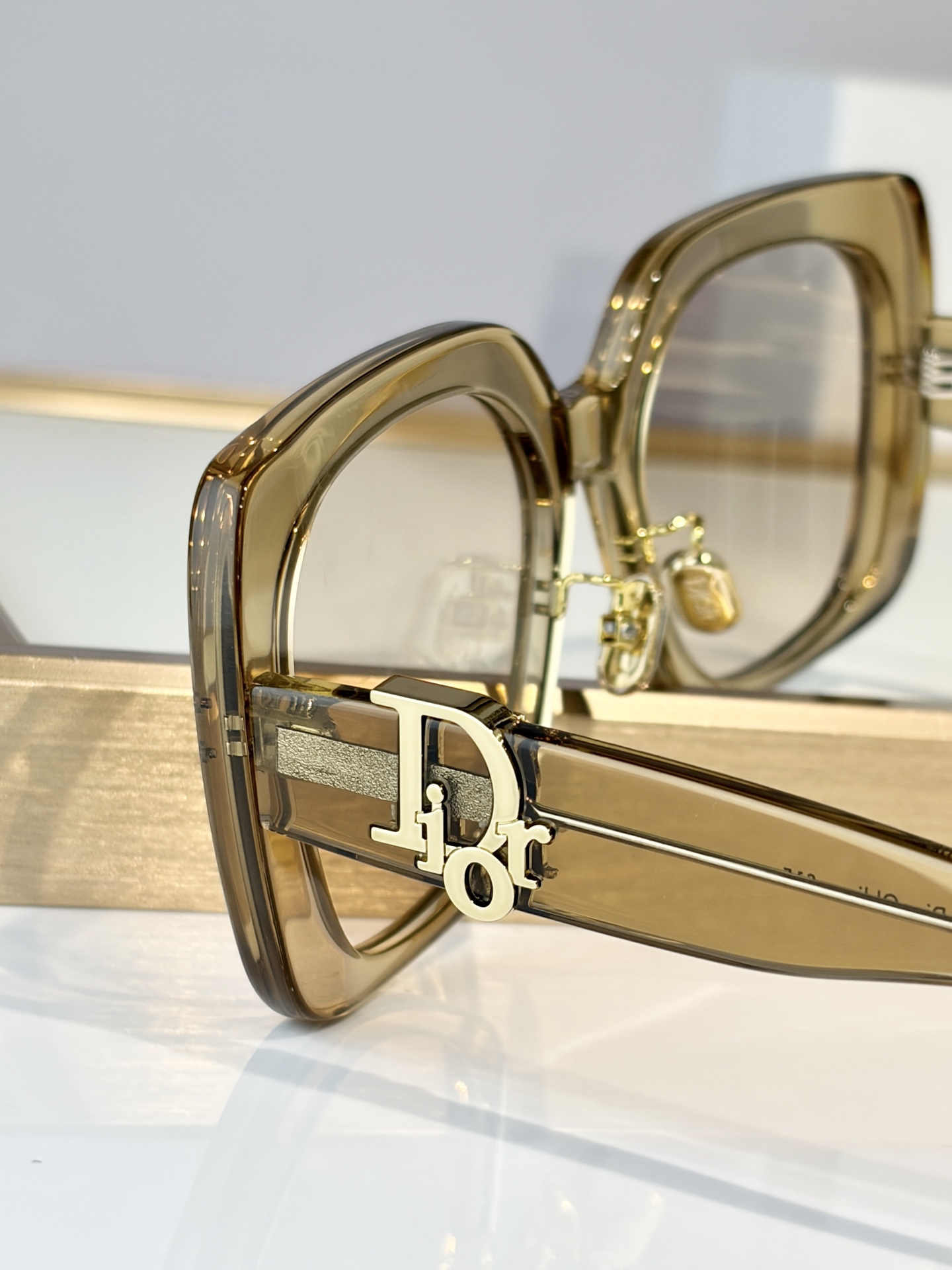 DIORMOD：Dior Oblique S1FSize：56口19-145