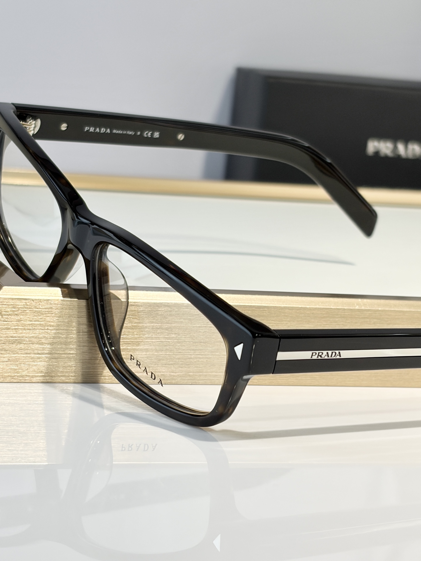 Prada Prad*