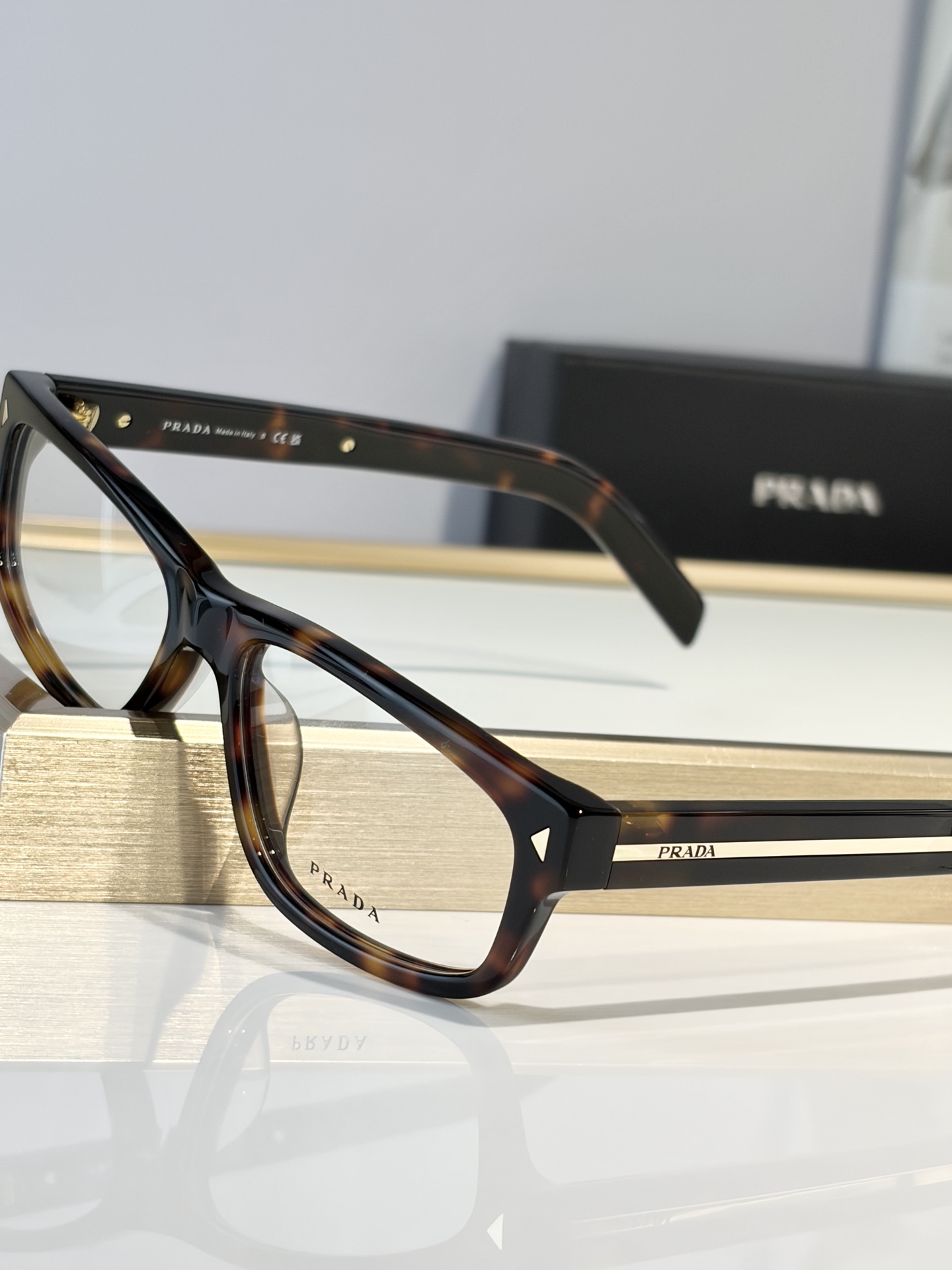 Prada Prad*