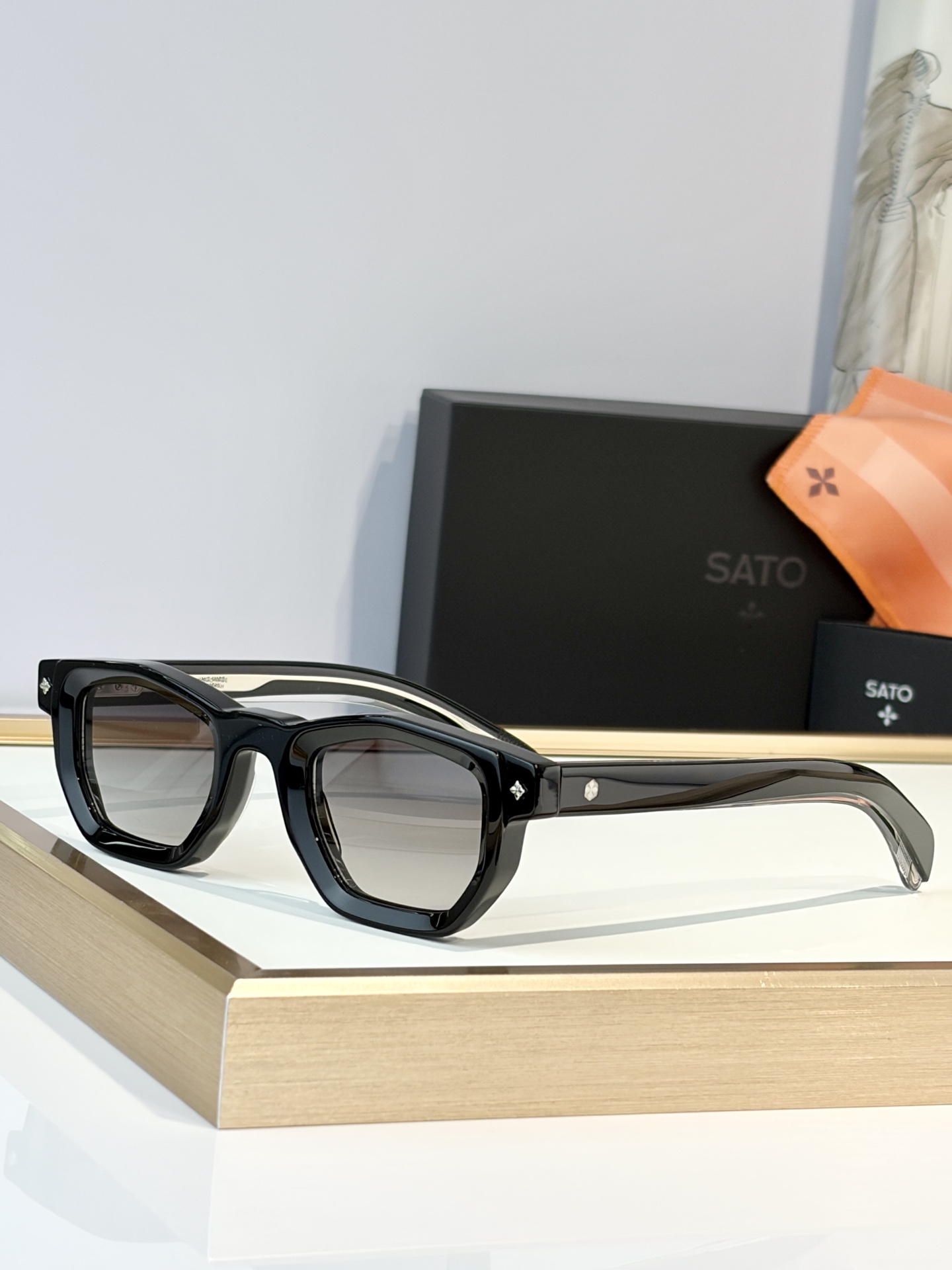 Sato SunglassesTOP QUALITYMODEL： LA SUPERBASIZE：45口2