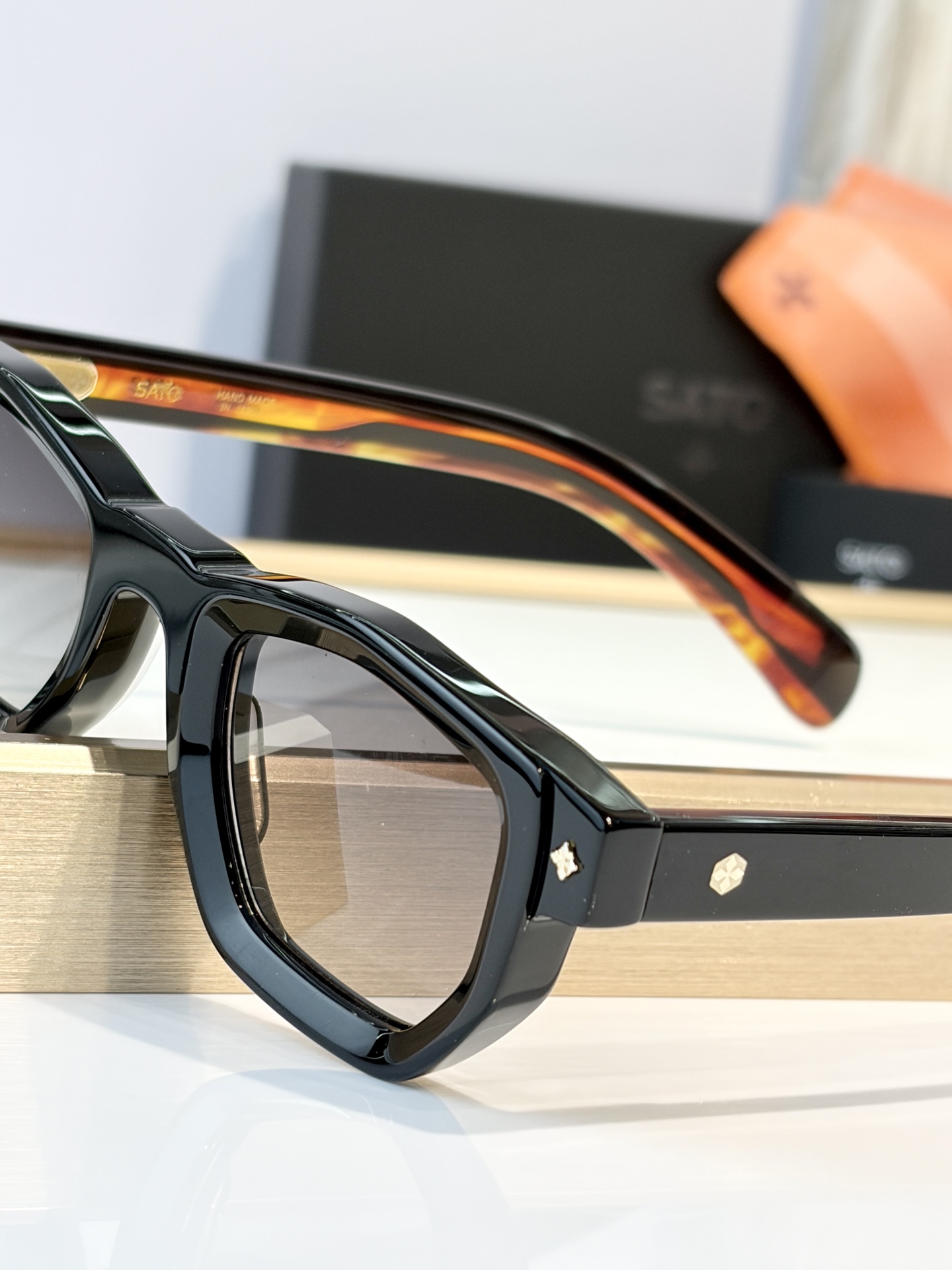 Sato SunglassesTOP QUALITYMODEL： LA SUPERBASIZE：45口2