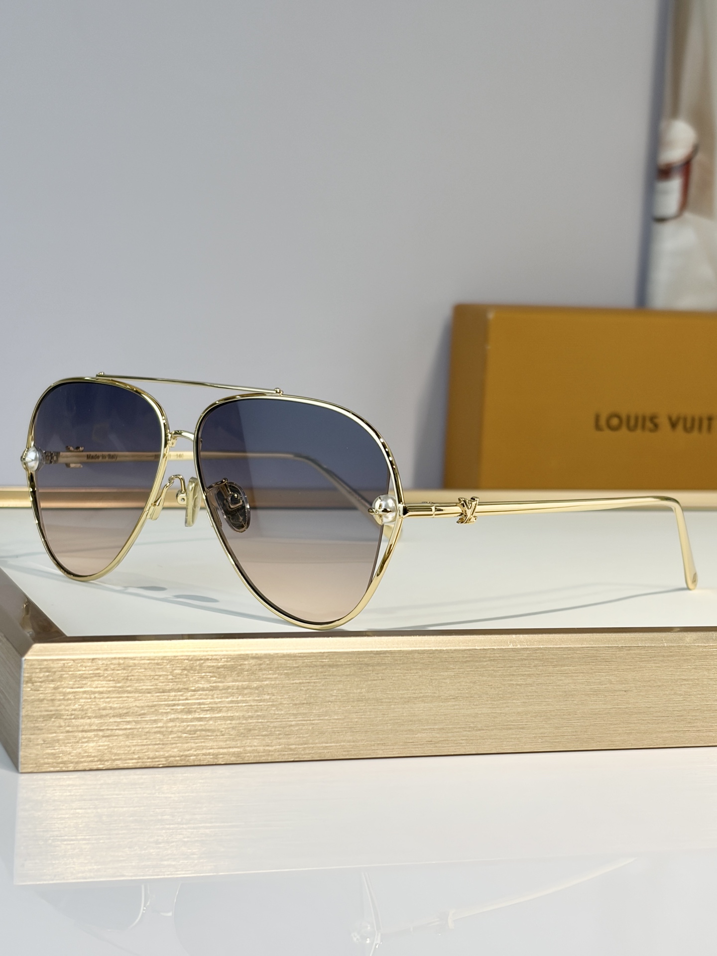 LOUIS VUITTO*MODEL：Z2995USIZE：59口11-140