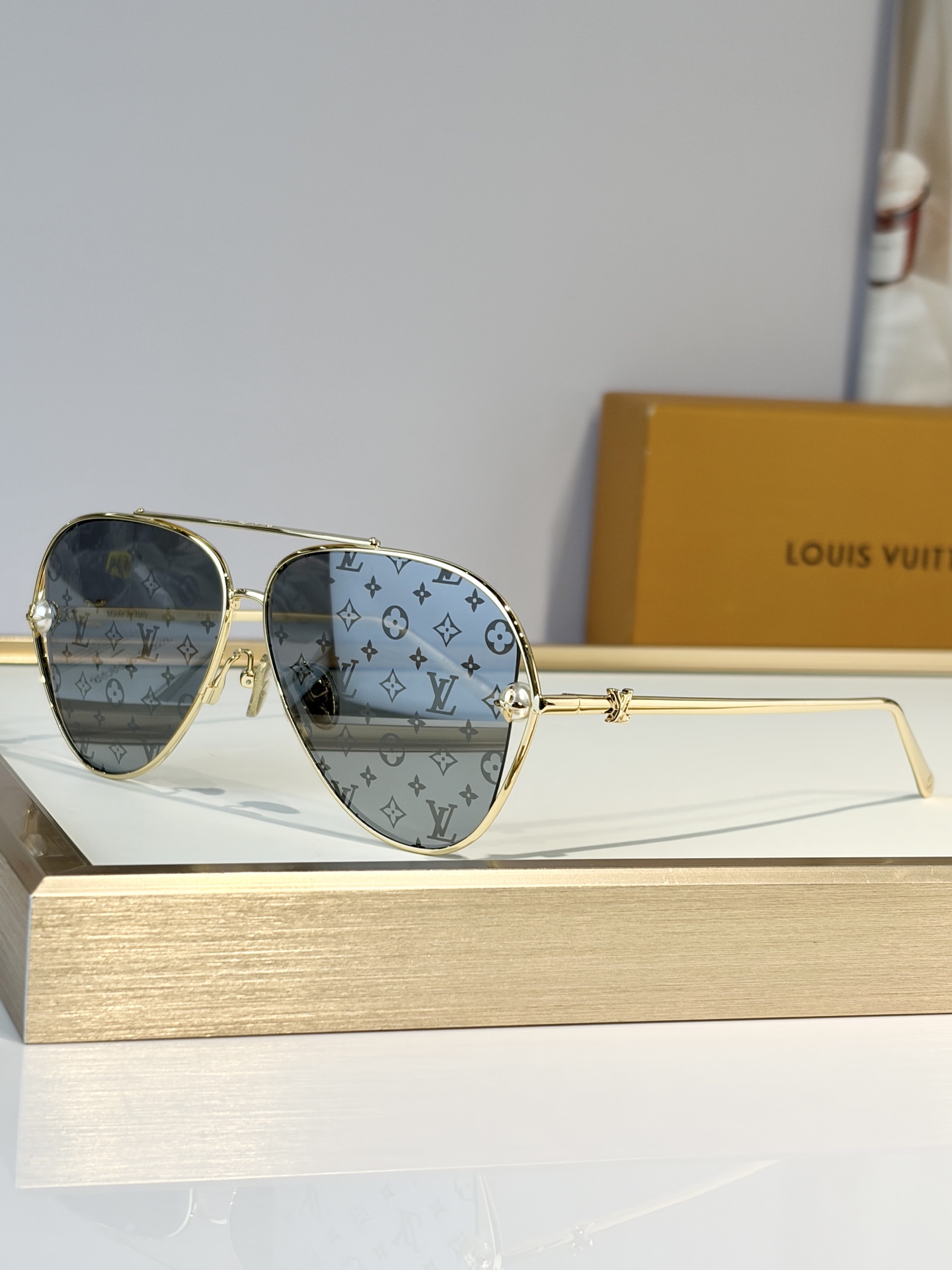 LOUIS VUITTO*MODEL：Z2995USIZE：59口11-140
