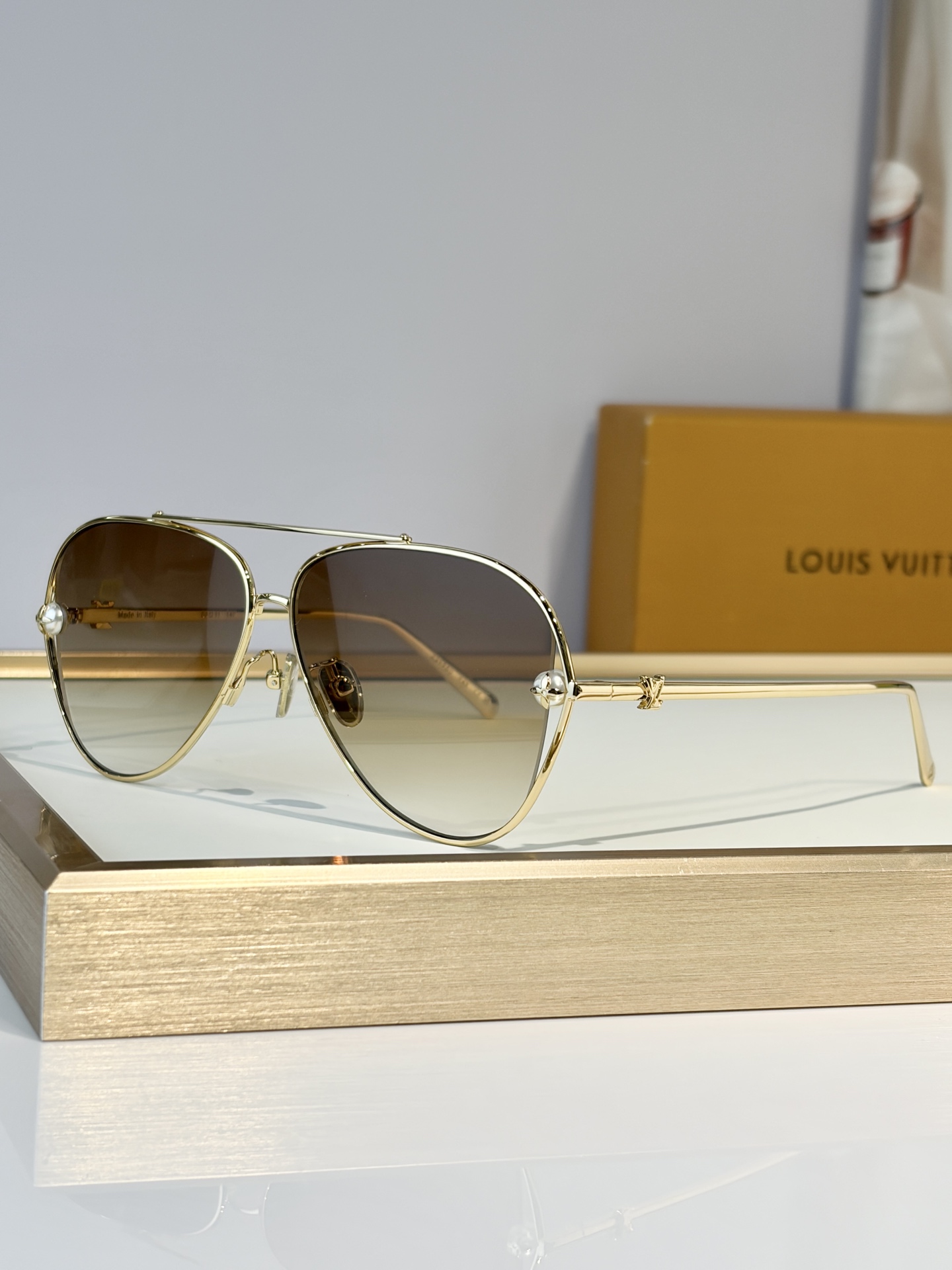LOUIS VUITTO*MODEL：Z2995USIZE：59口11-140