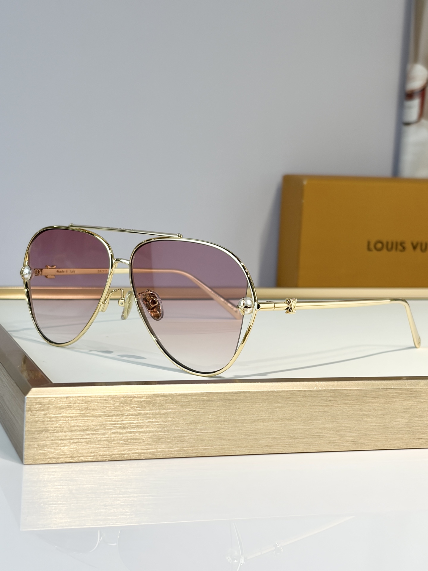 LOUIS VUITTO*MODEL：Z2995USIZE：59口11-140