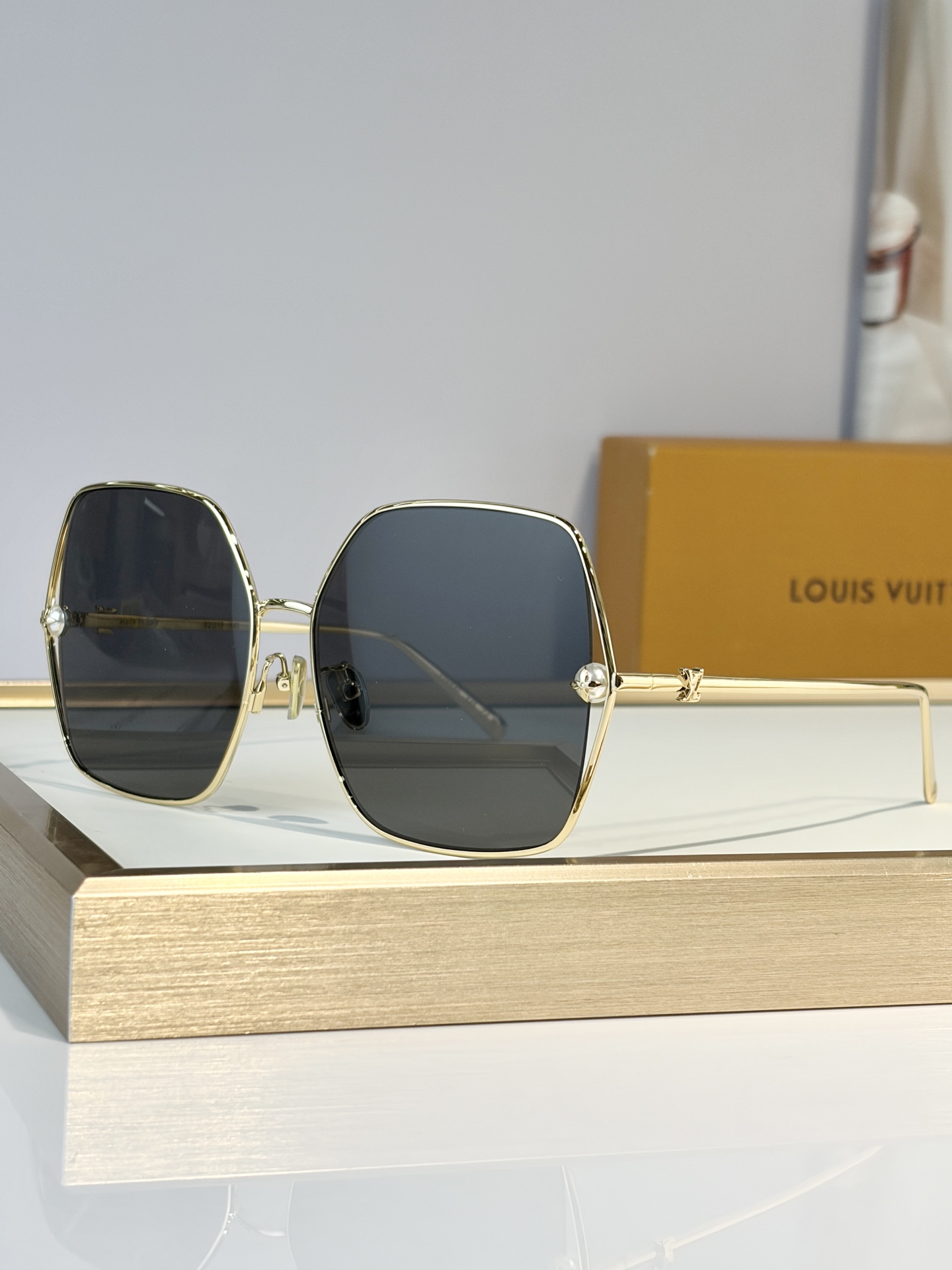 LOUIS VUITTO*MODEL：Z2994USIZE：62口16-140