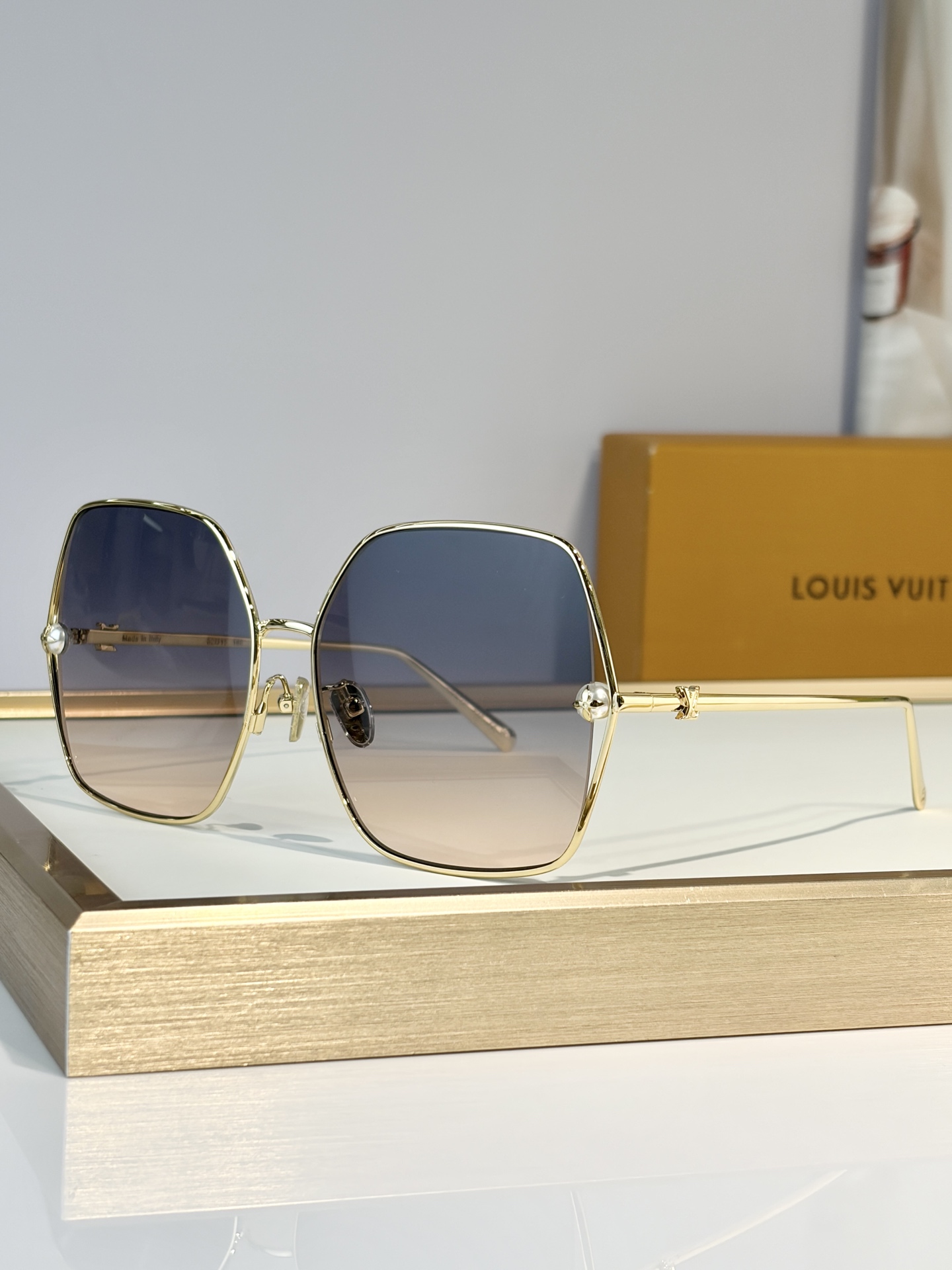 LOUIS VUITTO*MODEL：Z2994USIZE：62口16-140