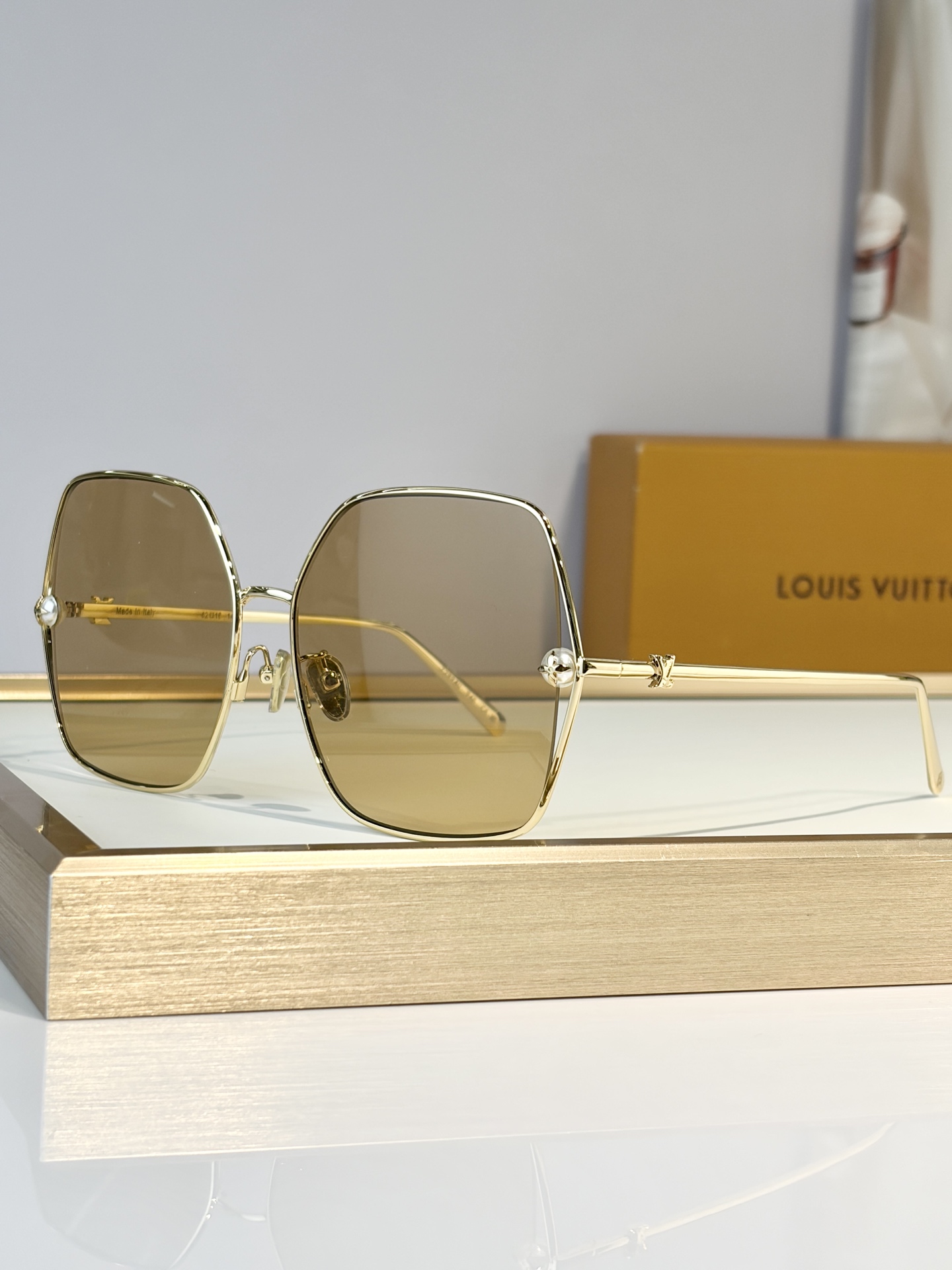 LOUIS VUITTO*MODEL：Z2994USIZE：62口16-140