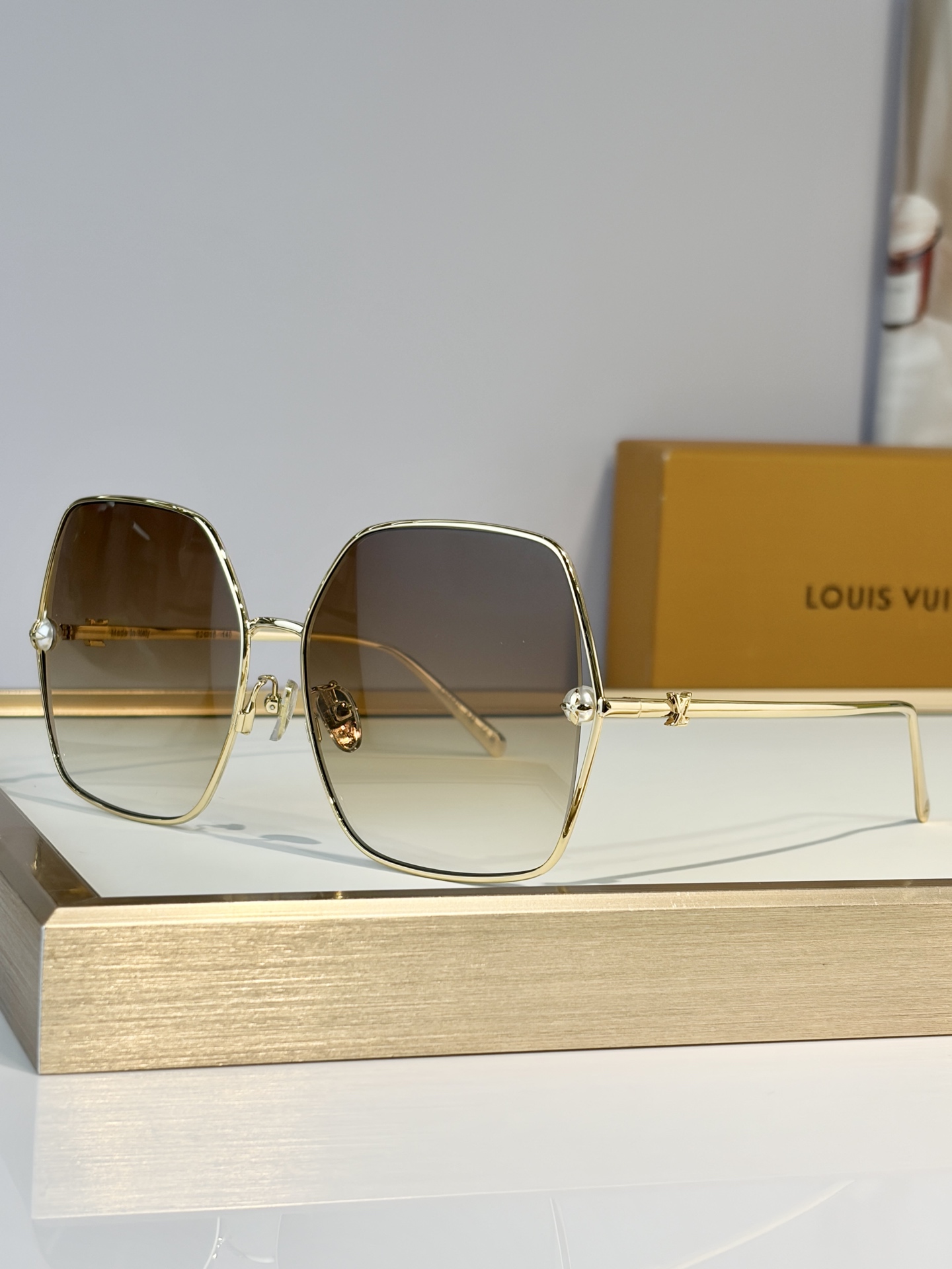 LOUIS VUITTO*MODEL：Z2994USIZE：62口16-140