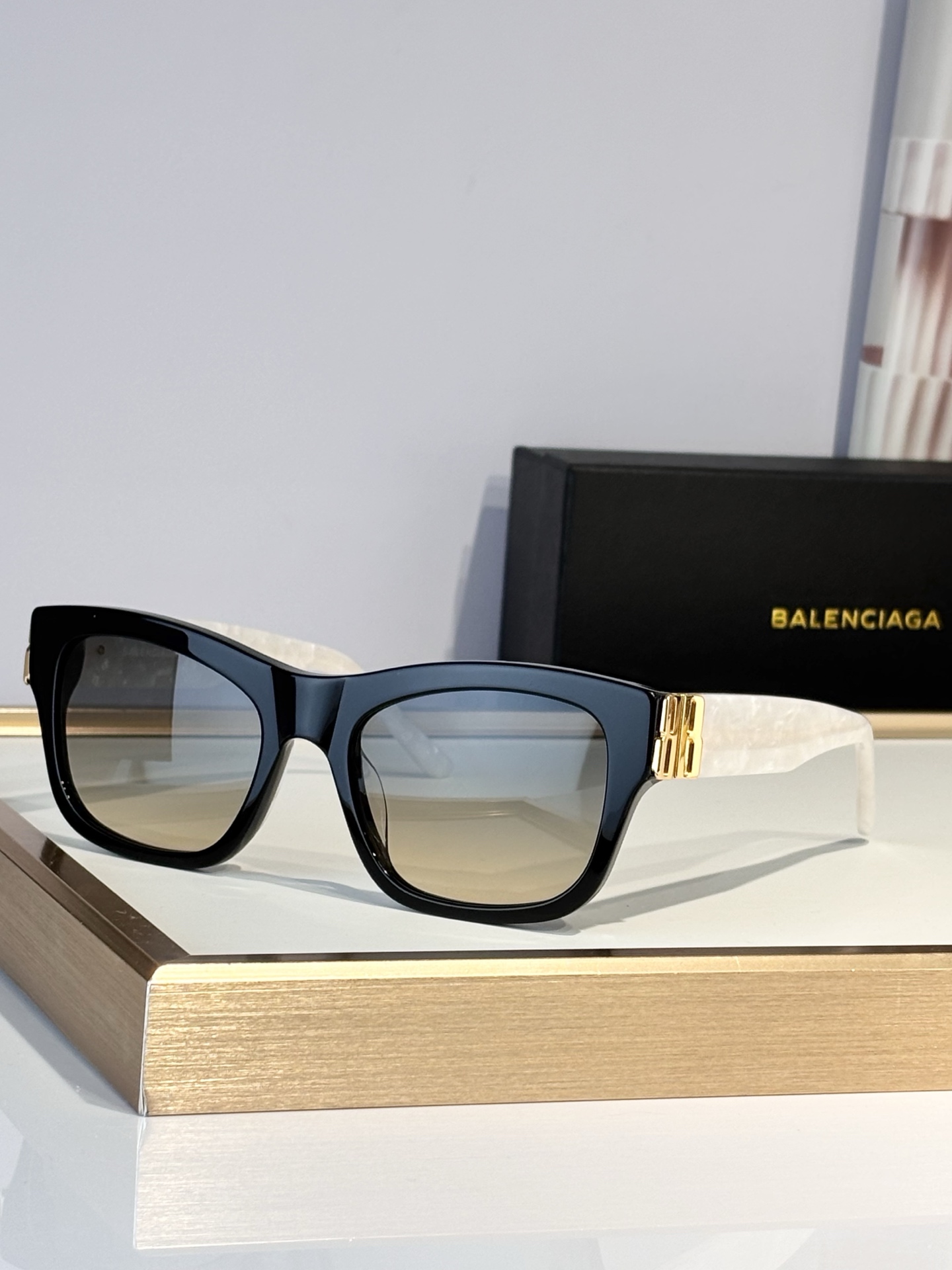 BALENCIAGAMOD：BB0503SSize：54口21-145