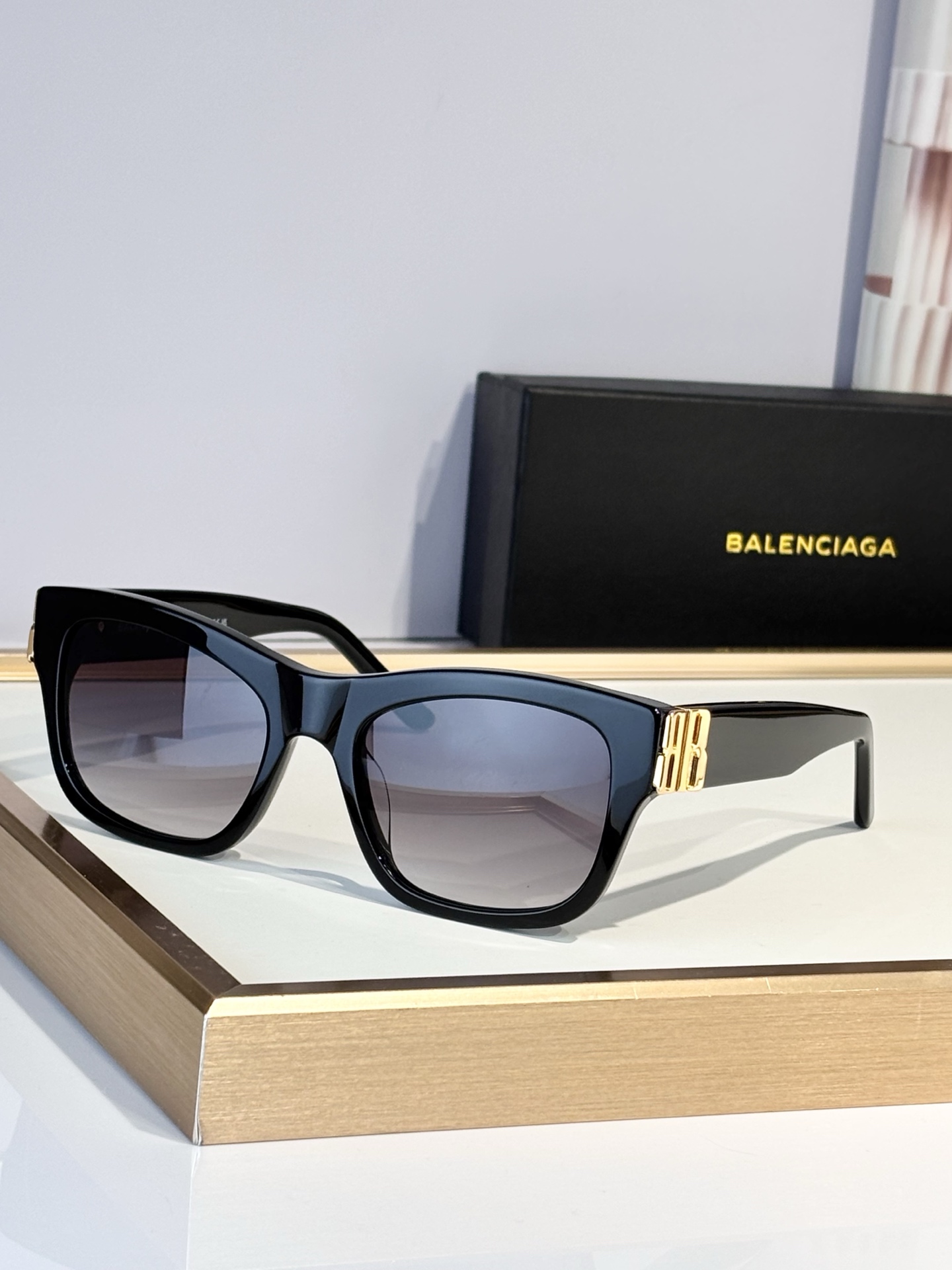 BALENCIAGAMOD：BB0503SSize：54口21-145