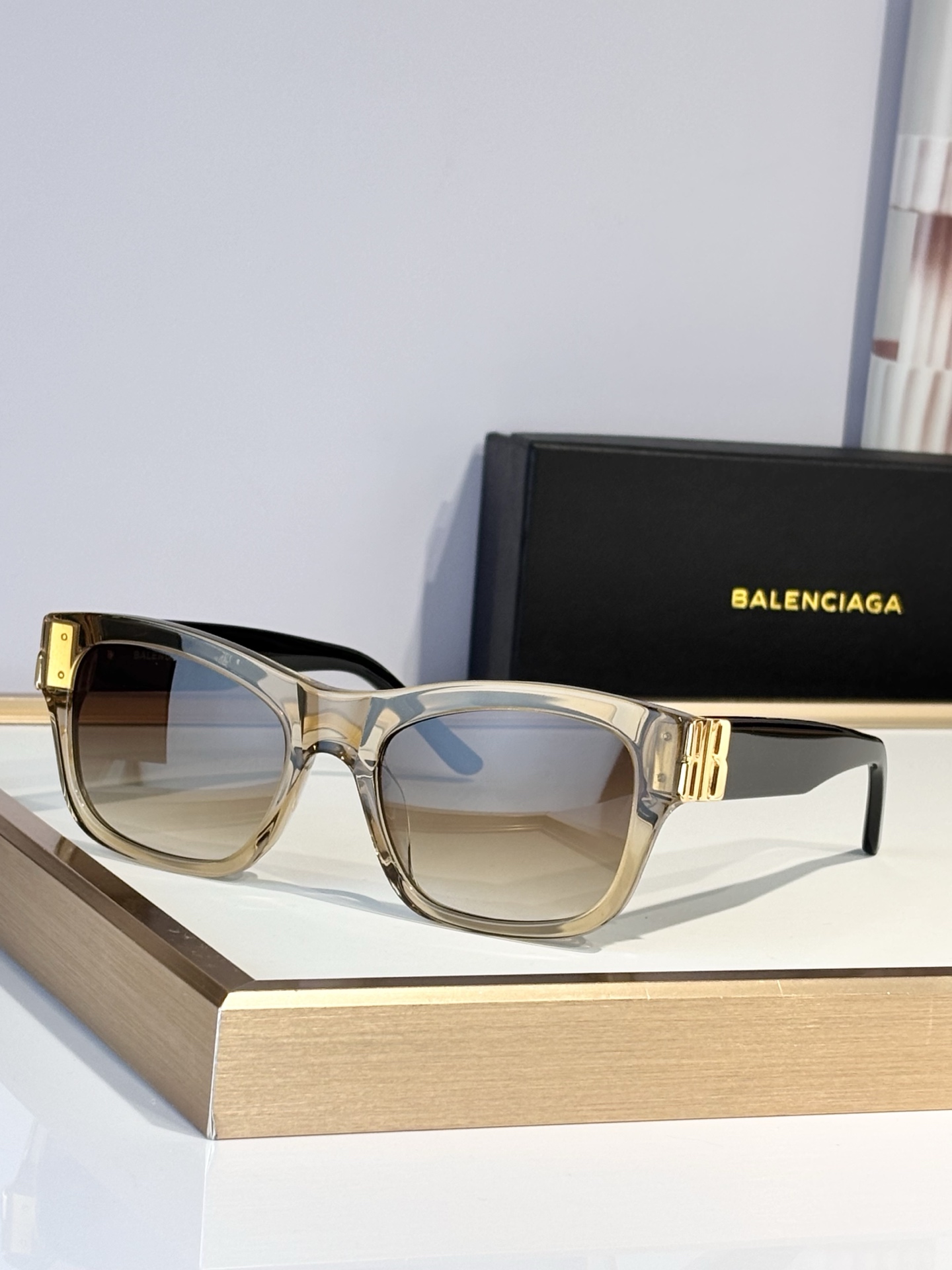 BALENCIAGAMOD：BB0503SSize：54口21-145
