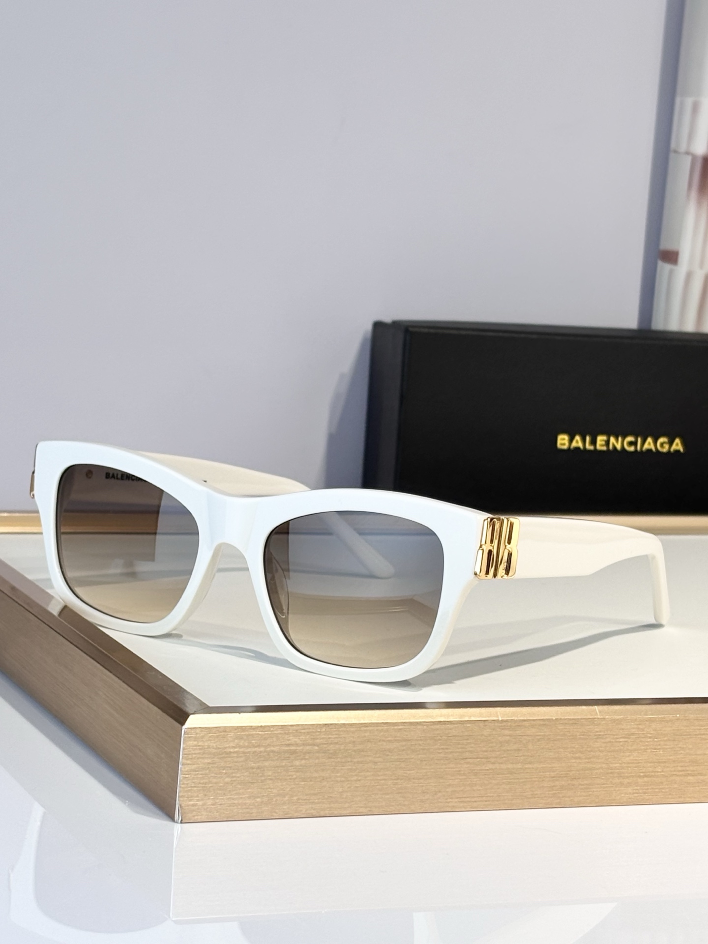 BALENCIAGAMOD：BB0503SSize：54口21-145