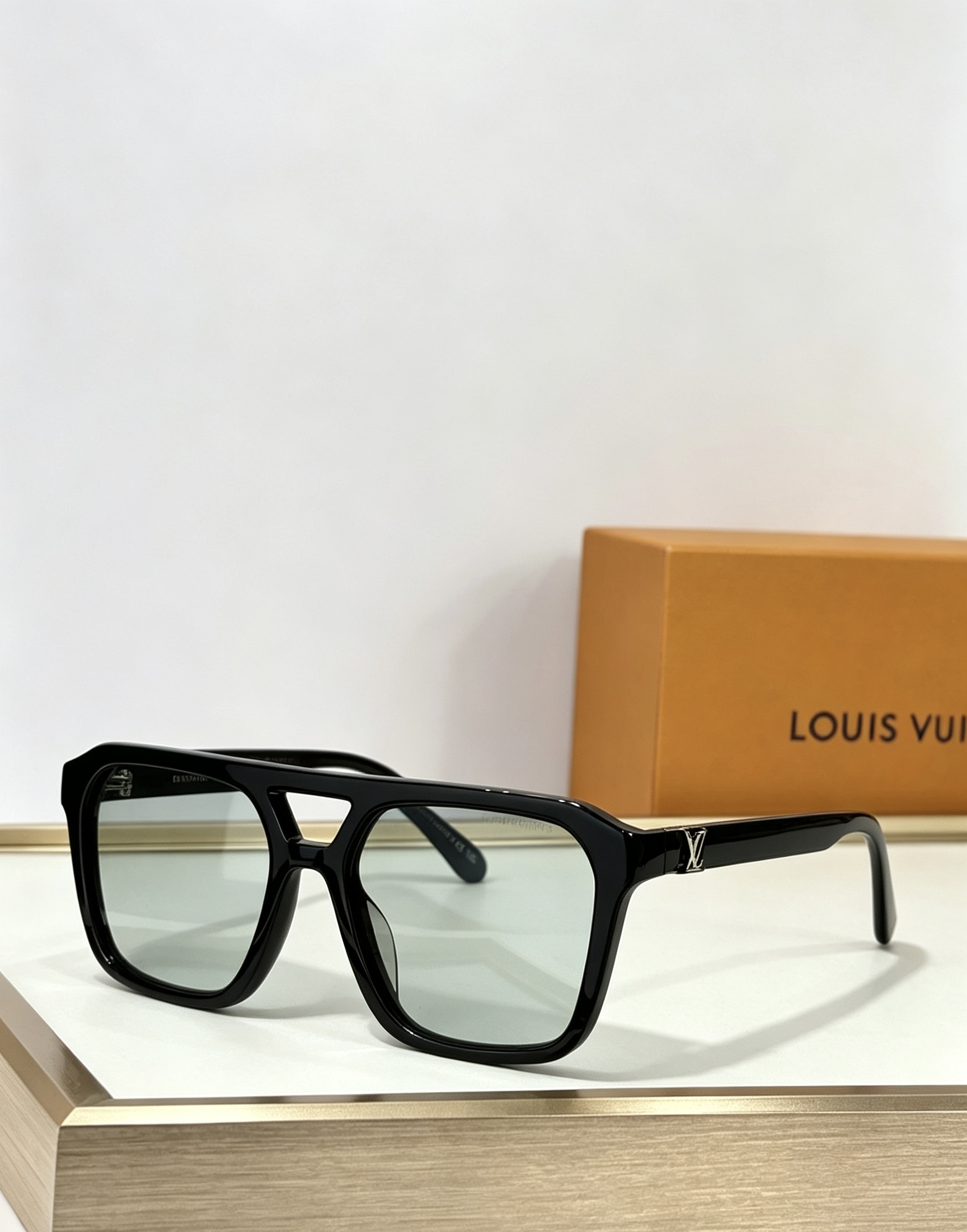 LOUIS VUITTO*MODEL：Z3059USIZE：58口18 140