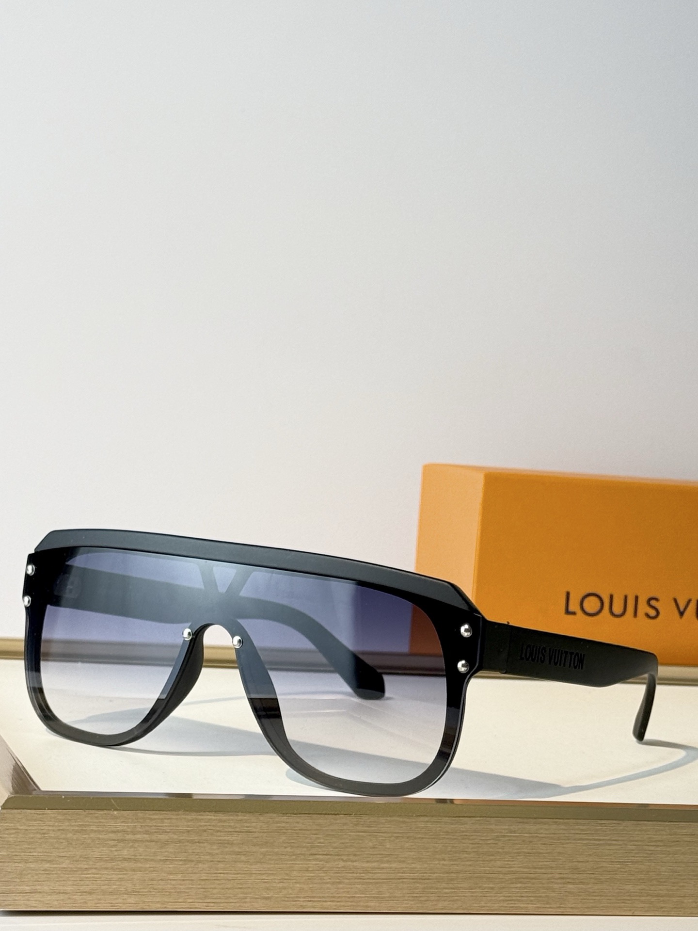LOUIS VUITTONMOD：Z2878UOversizedSize：53口22 145