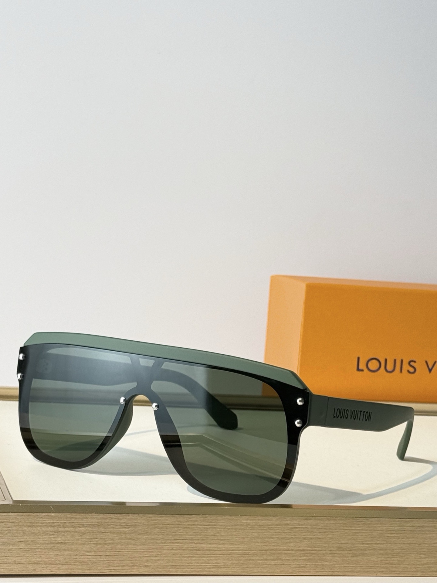 LOUIS VUITTONMOD：Z2878UOversizedSize：53口22 145