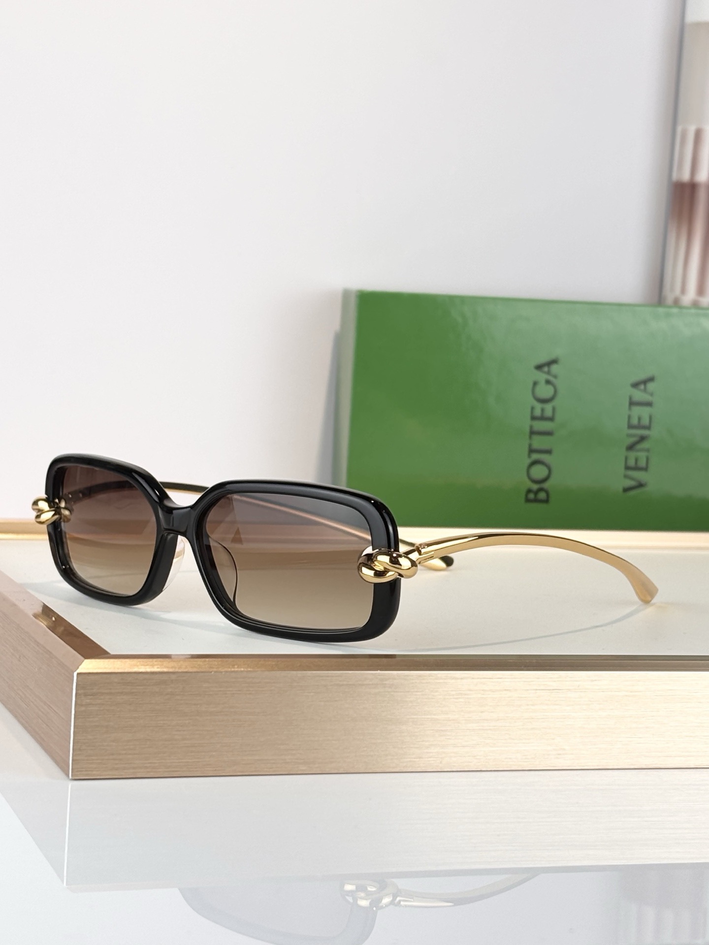 Bottega Venet*Mod：BV1439SSize：56口14-145
