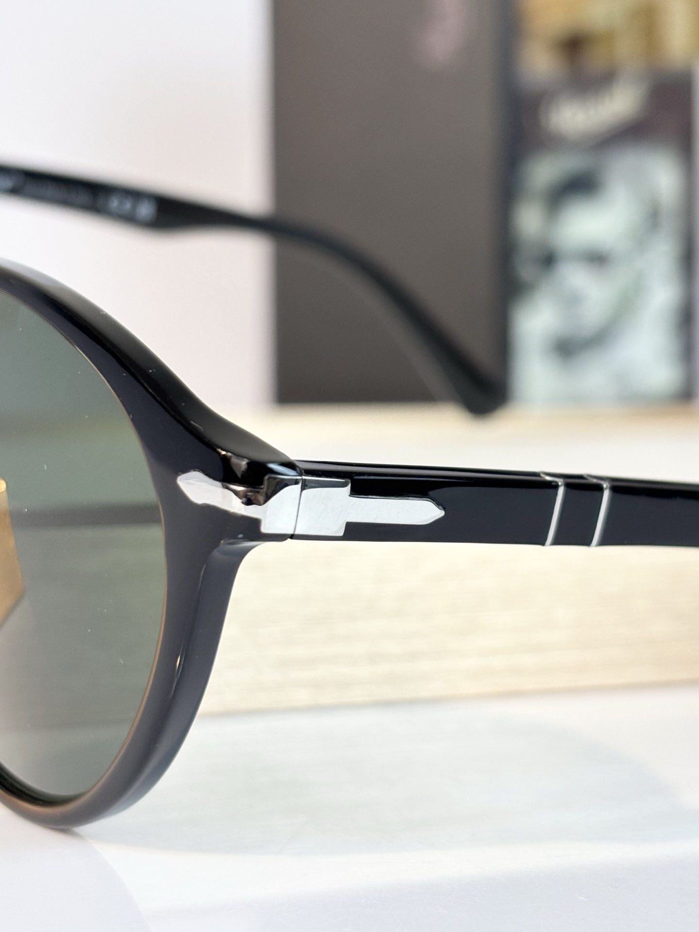 Persol MODEL：0PO3171S SIZE：52口20-145 