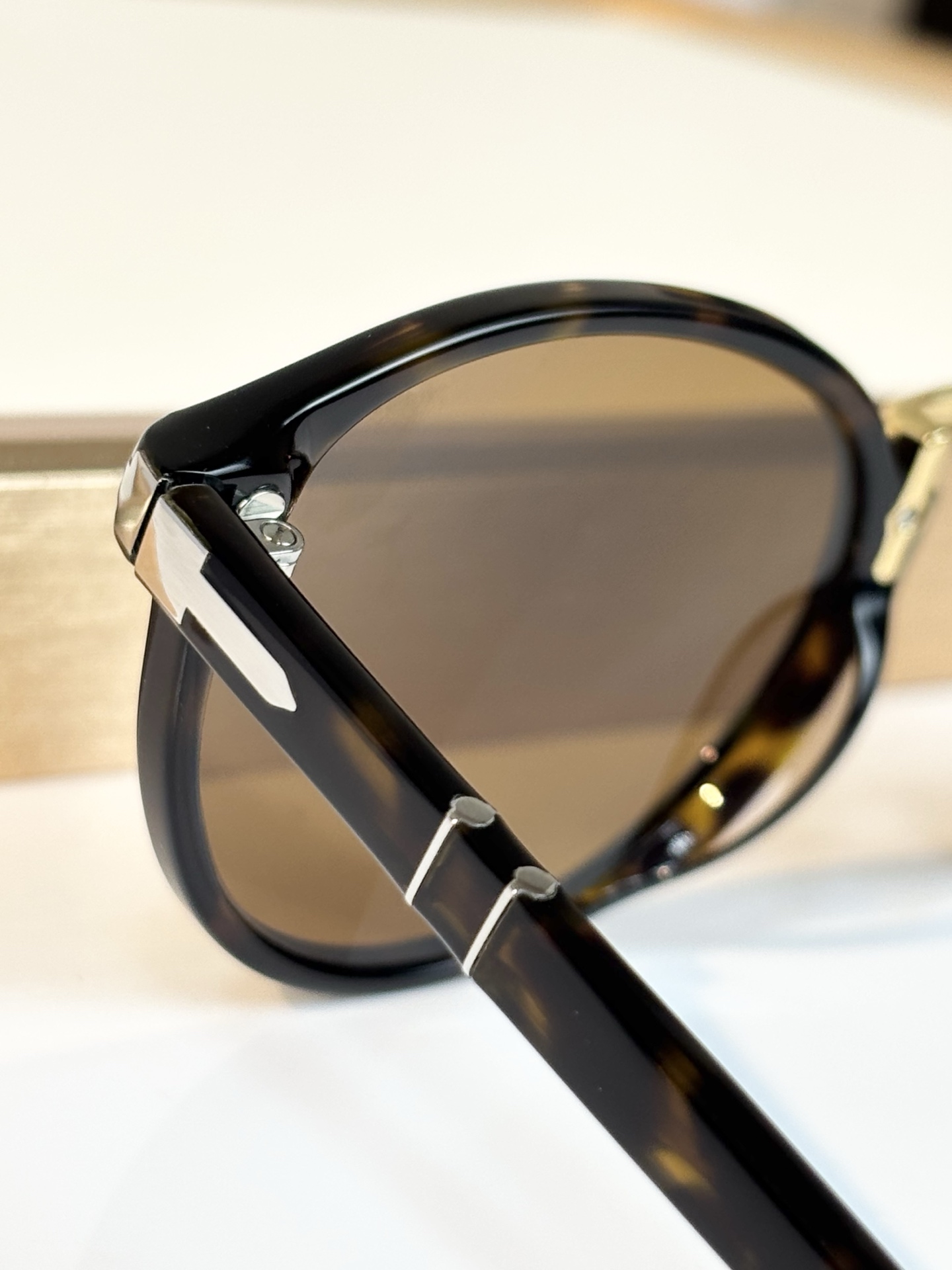 Persol MODEL：3210 SIZE：51口21-145 