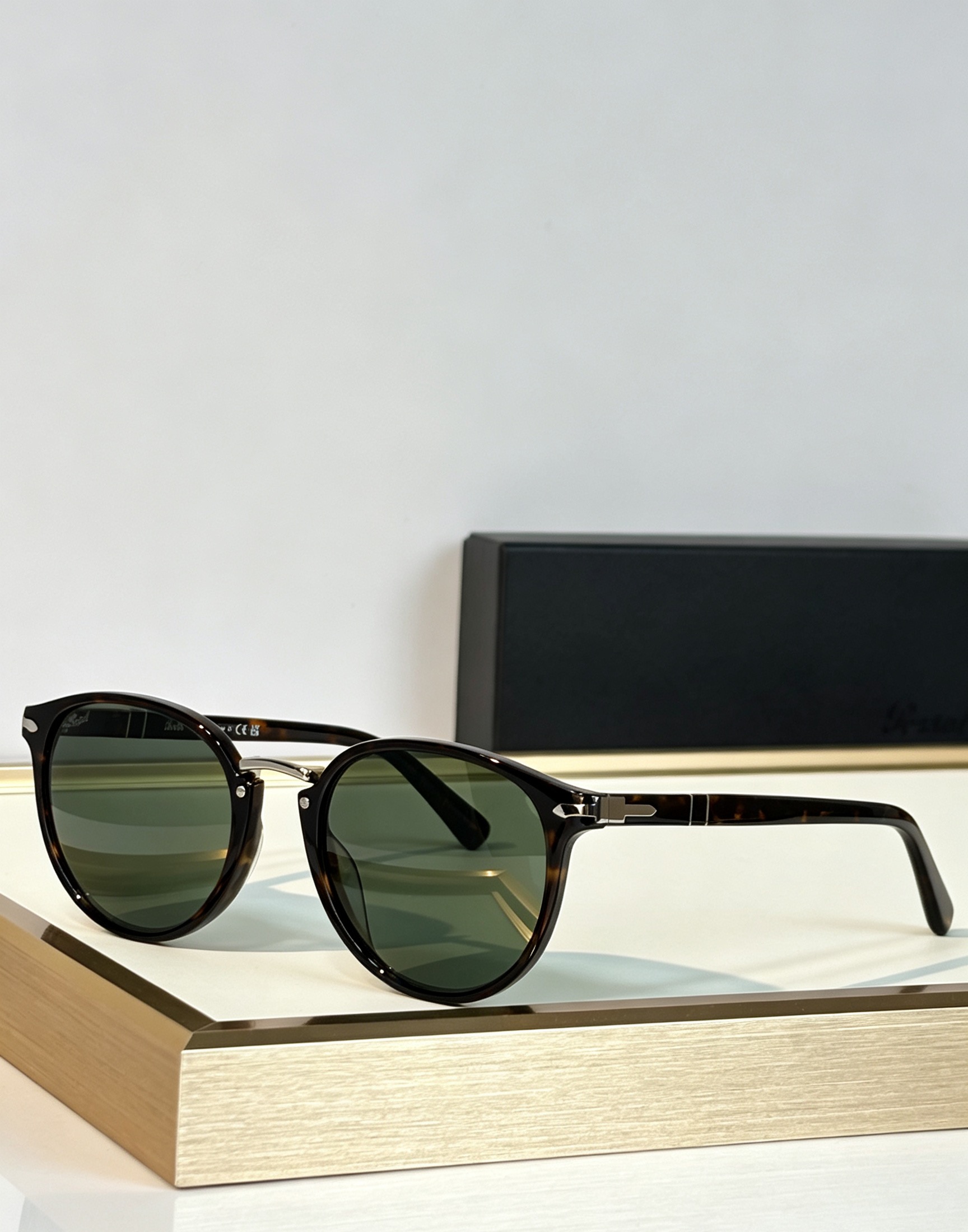 Persol MODEL：3210 SIZE：51口21-145 